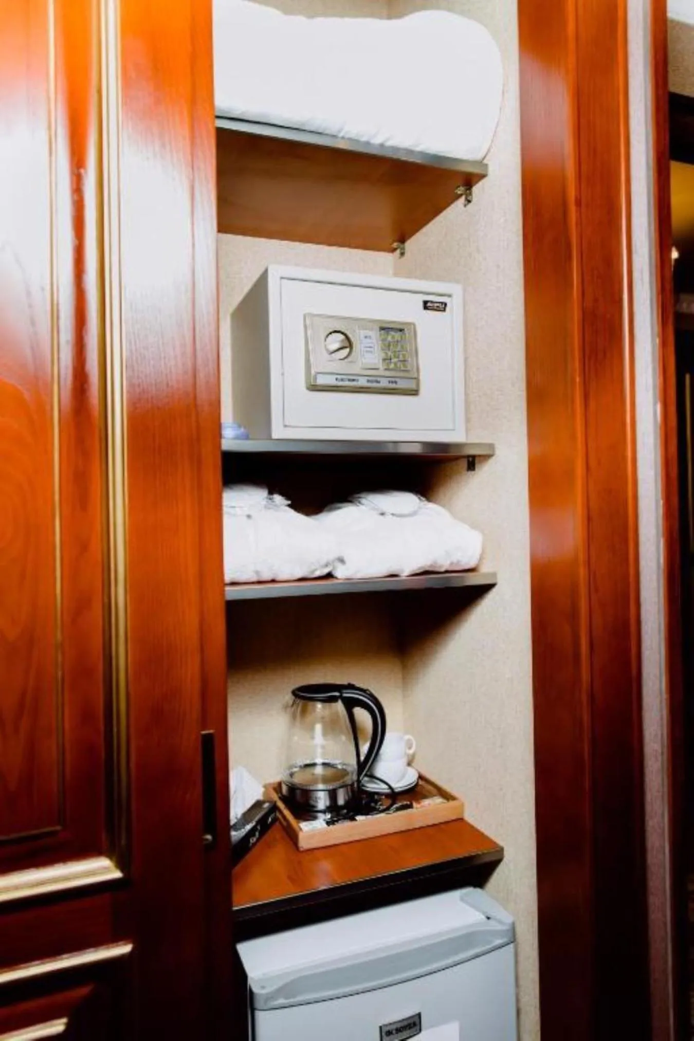 minibar in Royal Antique Boutique Hotel