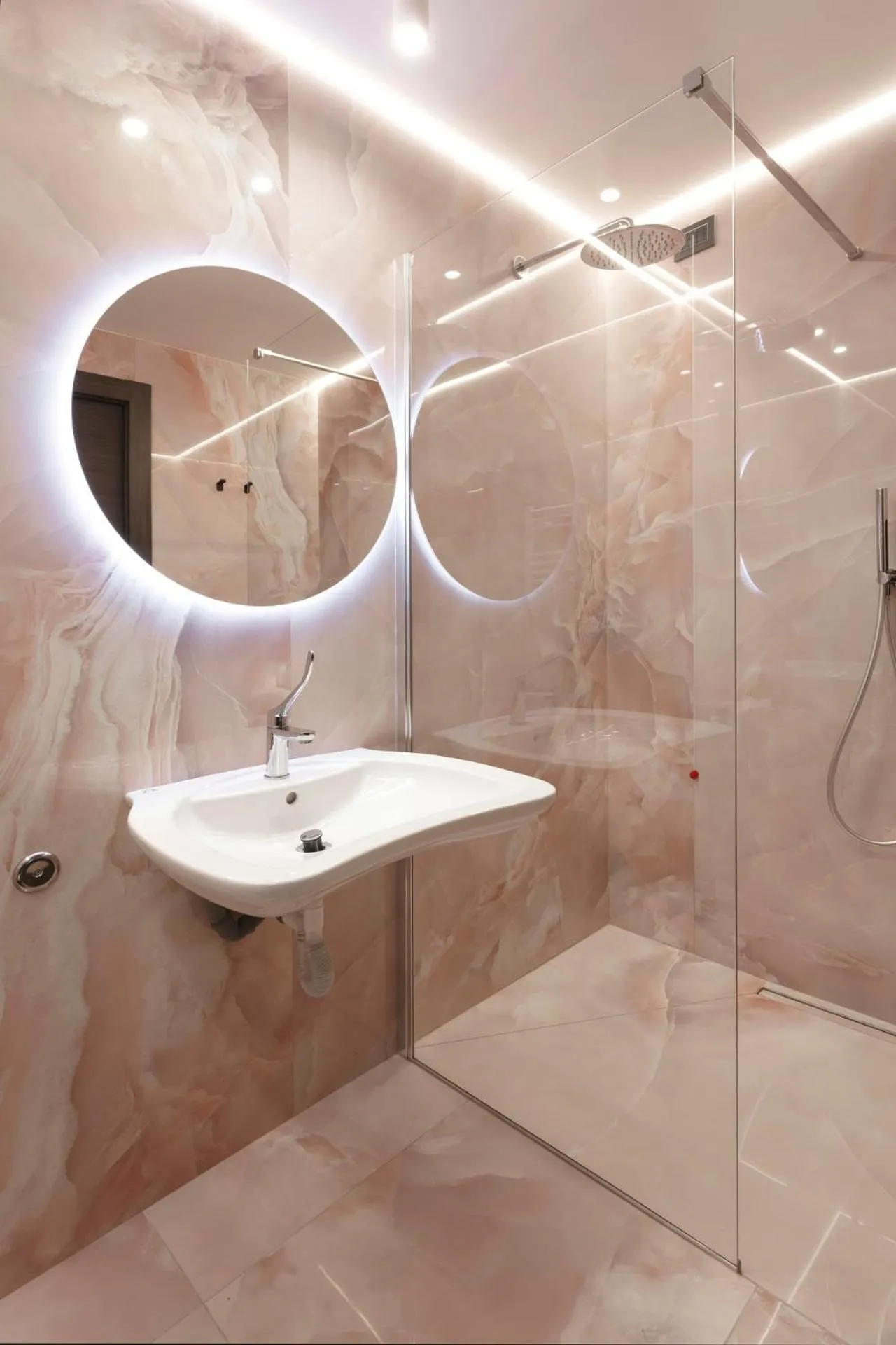 Shower in Boutique Hotel Sirmione