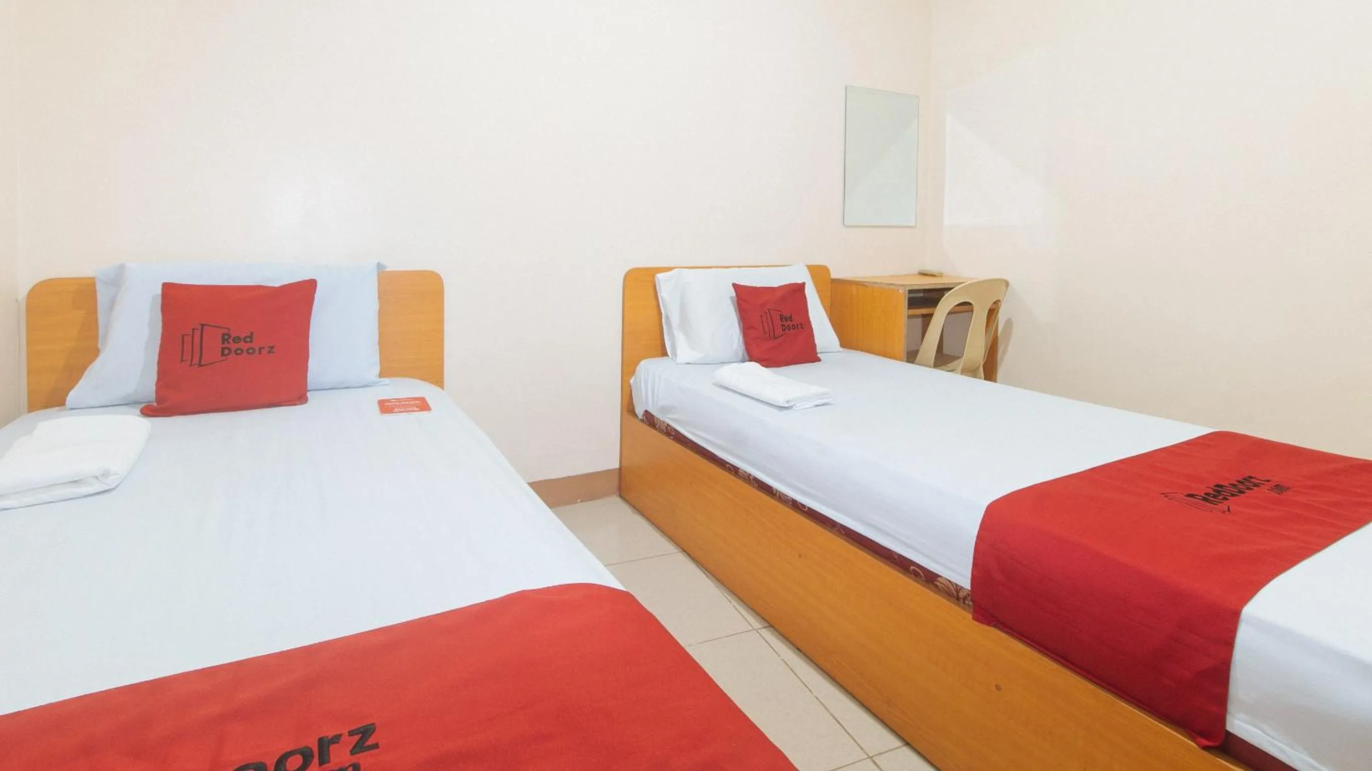 Bed in RedDoorz @ Asiana Pension Inn Mandaue City