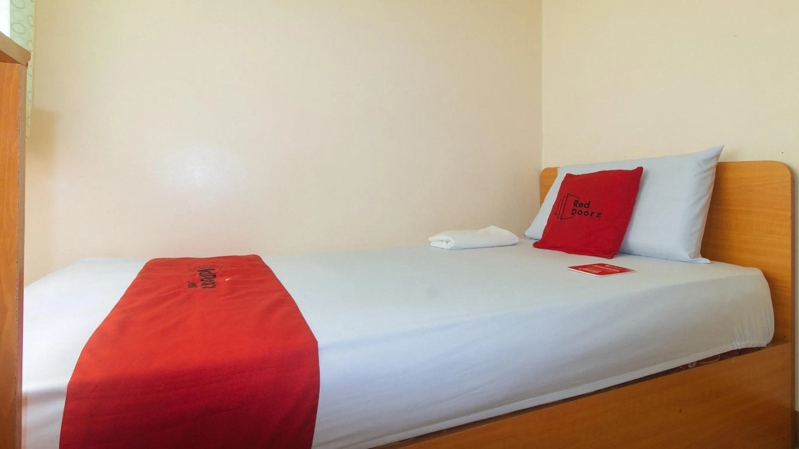 Bed in RedDoorz @ Asiana Pension Inn Mandaue City
