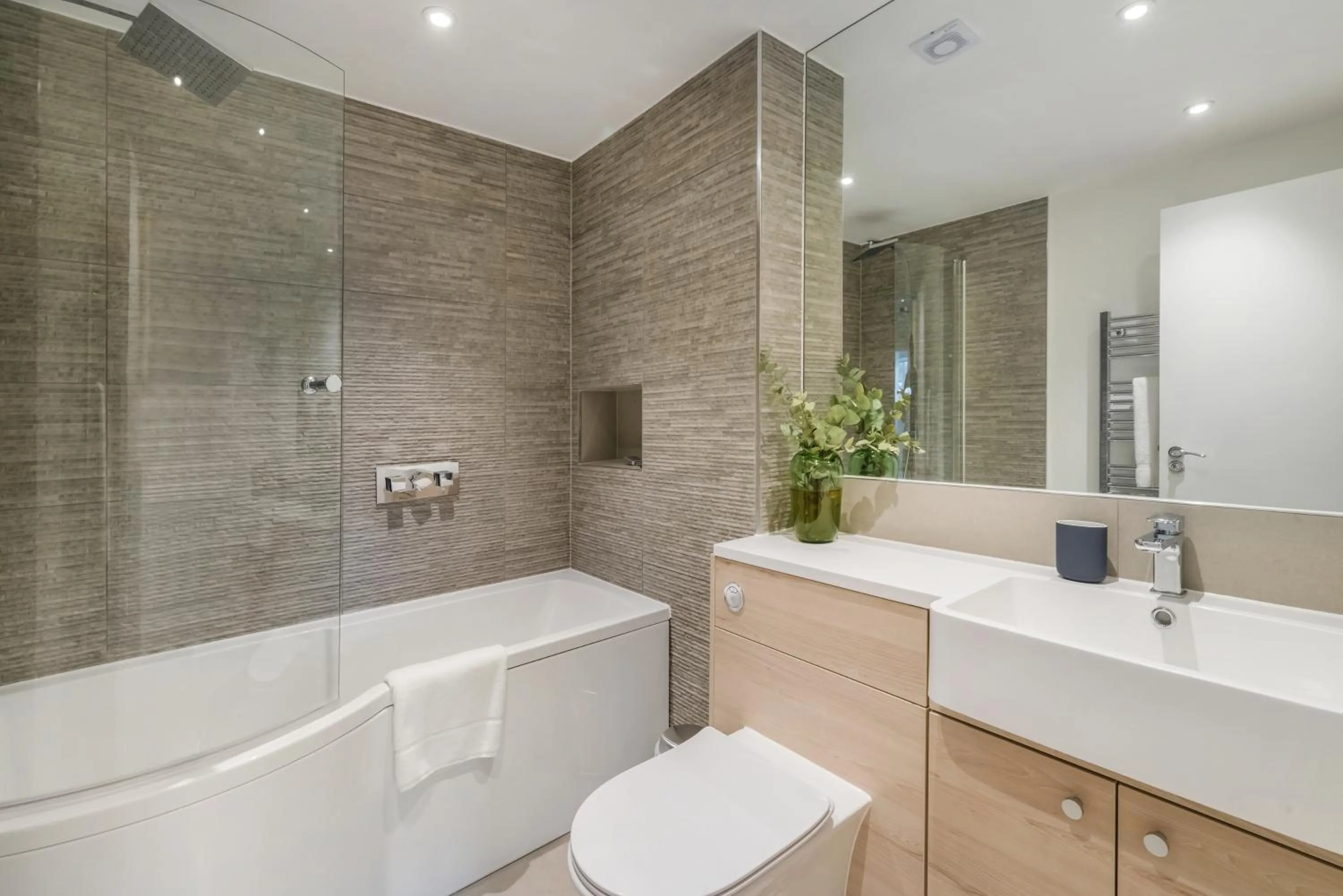 Bathroom in StayLux Kensington