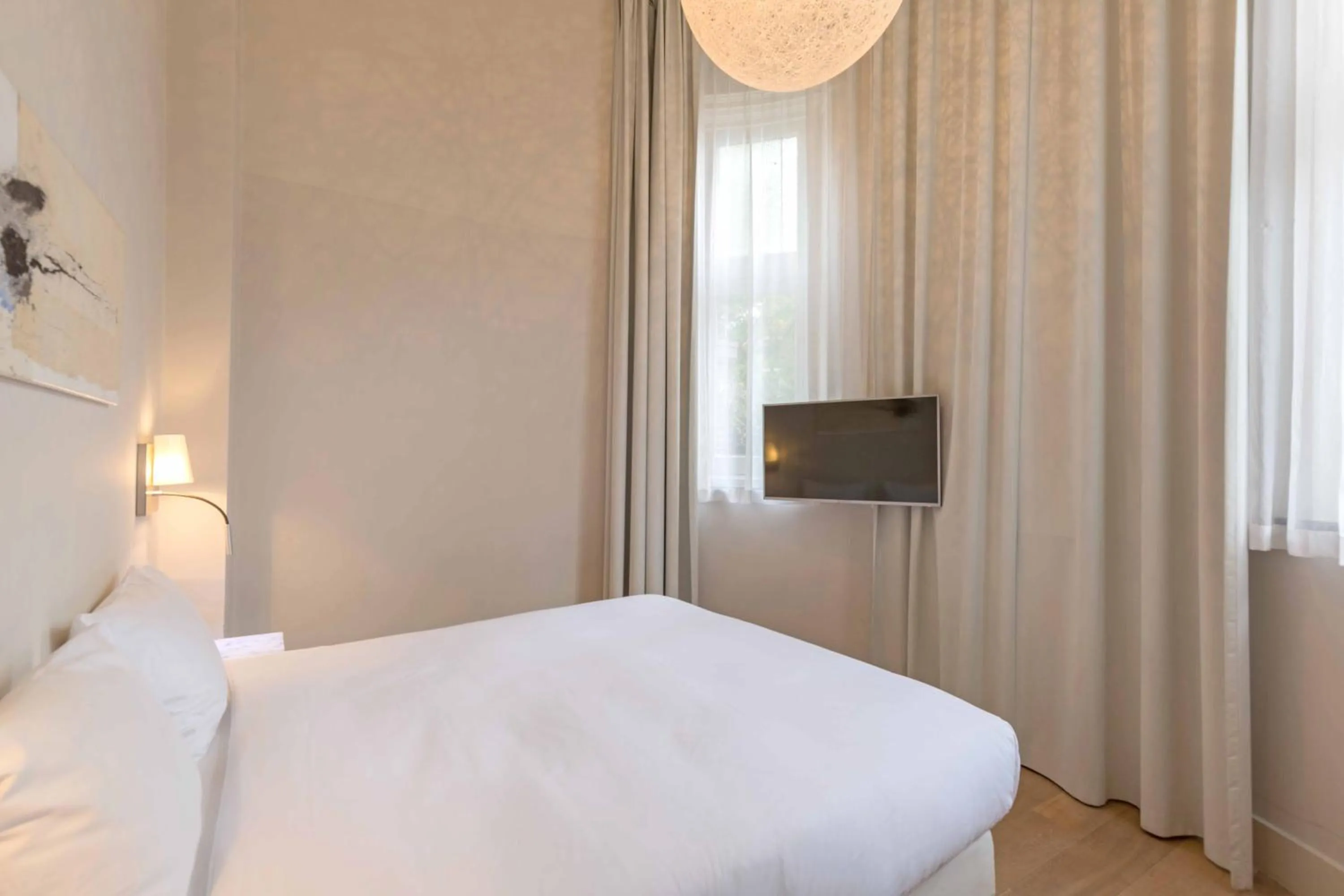 Bedroom, Bed in Hotel Arena