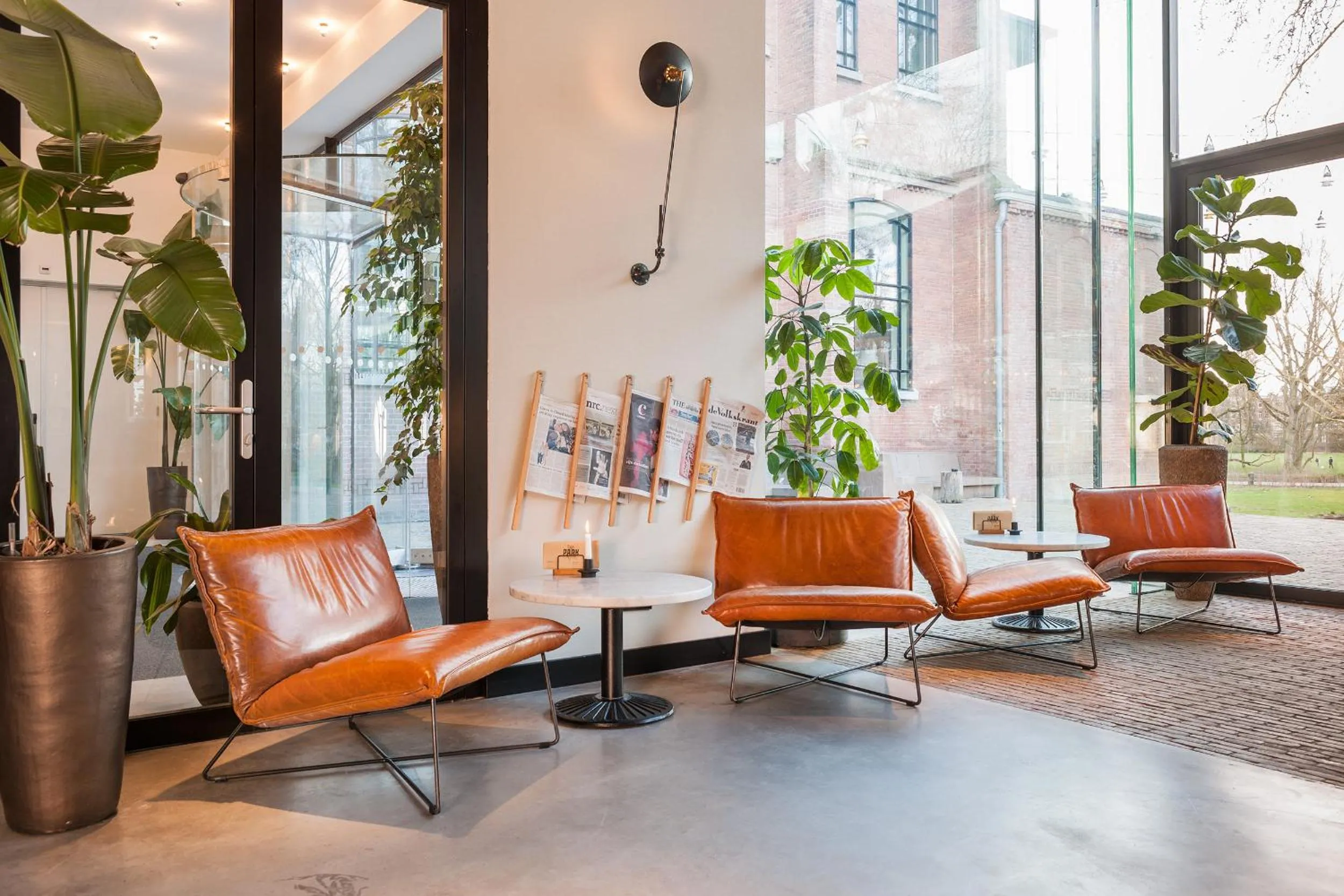 Restaurant/places to eat in Hotel Arena