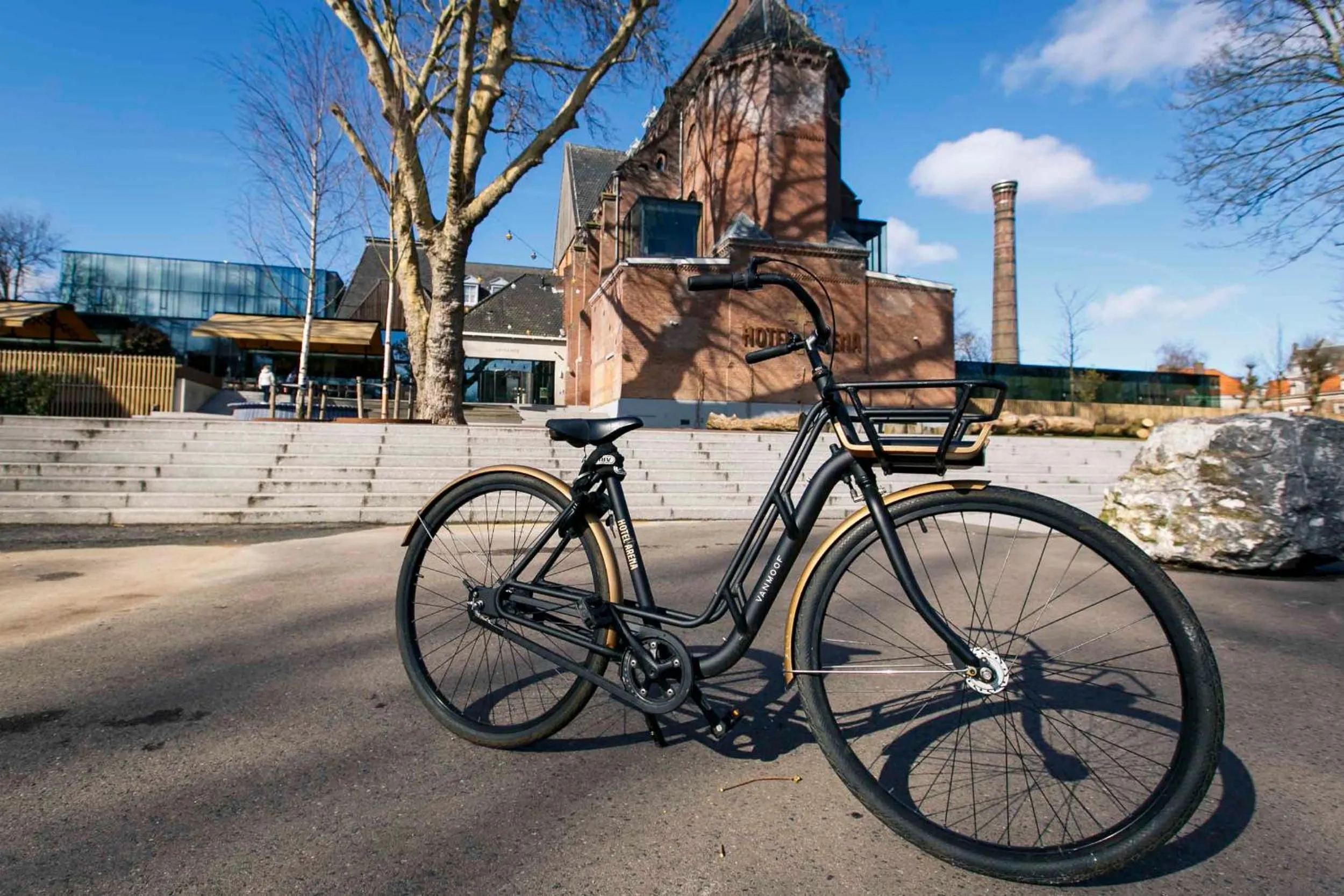 Cycling in Hotel Arena