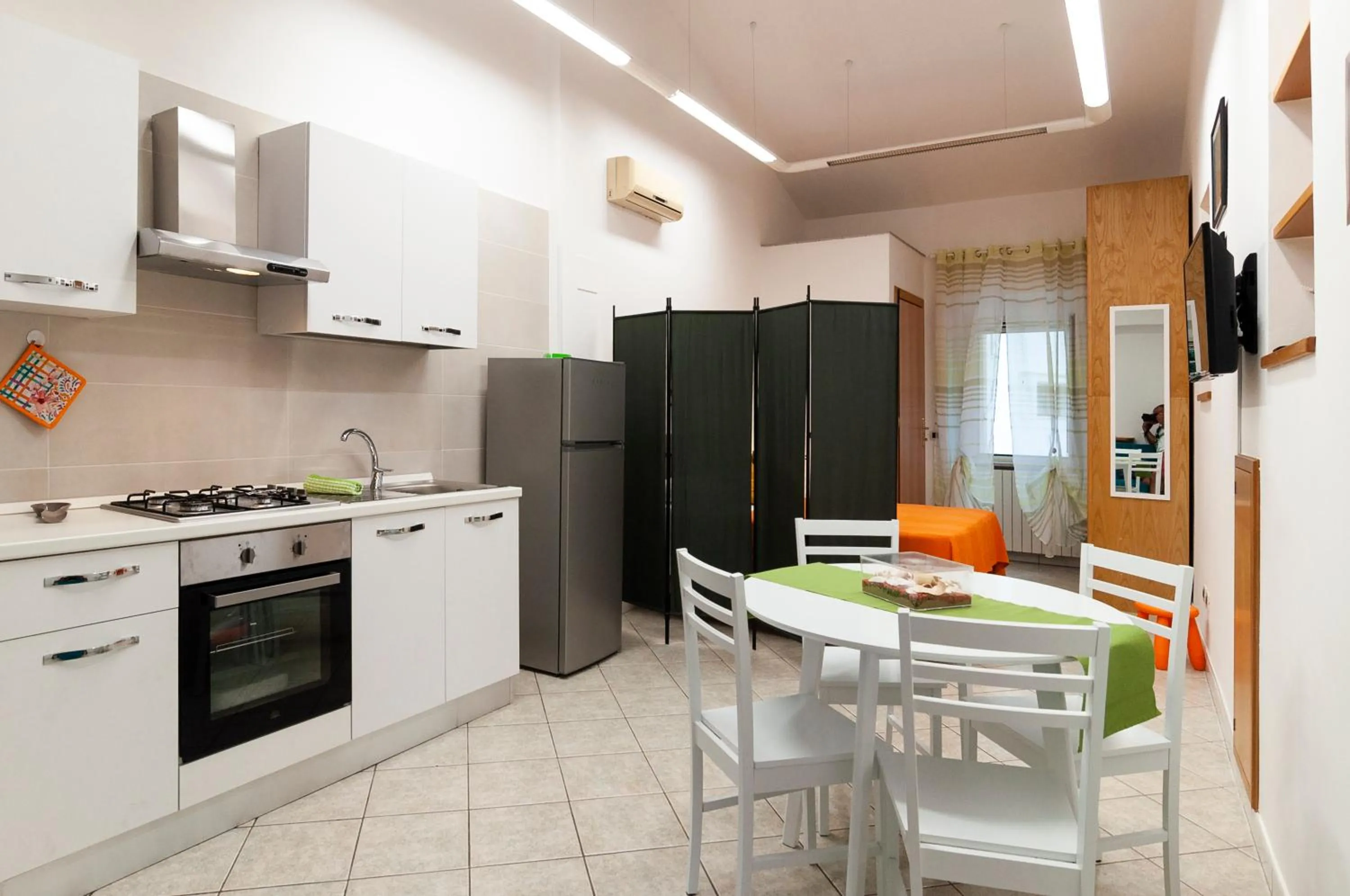 Kitchen or kitchenette in Casa Vacanza Nibbio 26