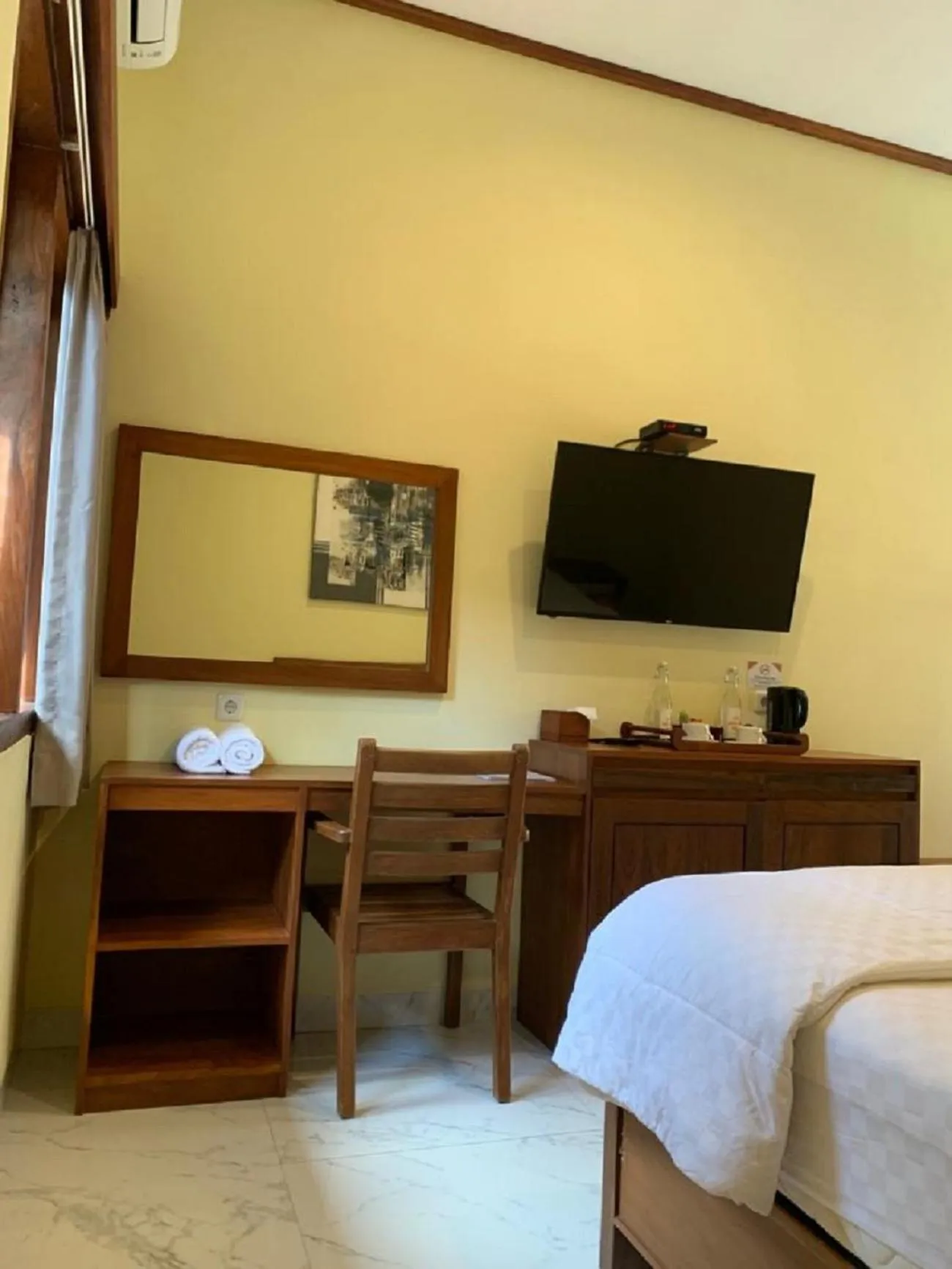 Bed in Hotel & Villa Bukit Indah Saumlaki by LeGreen