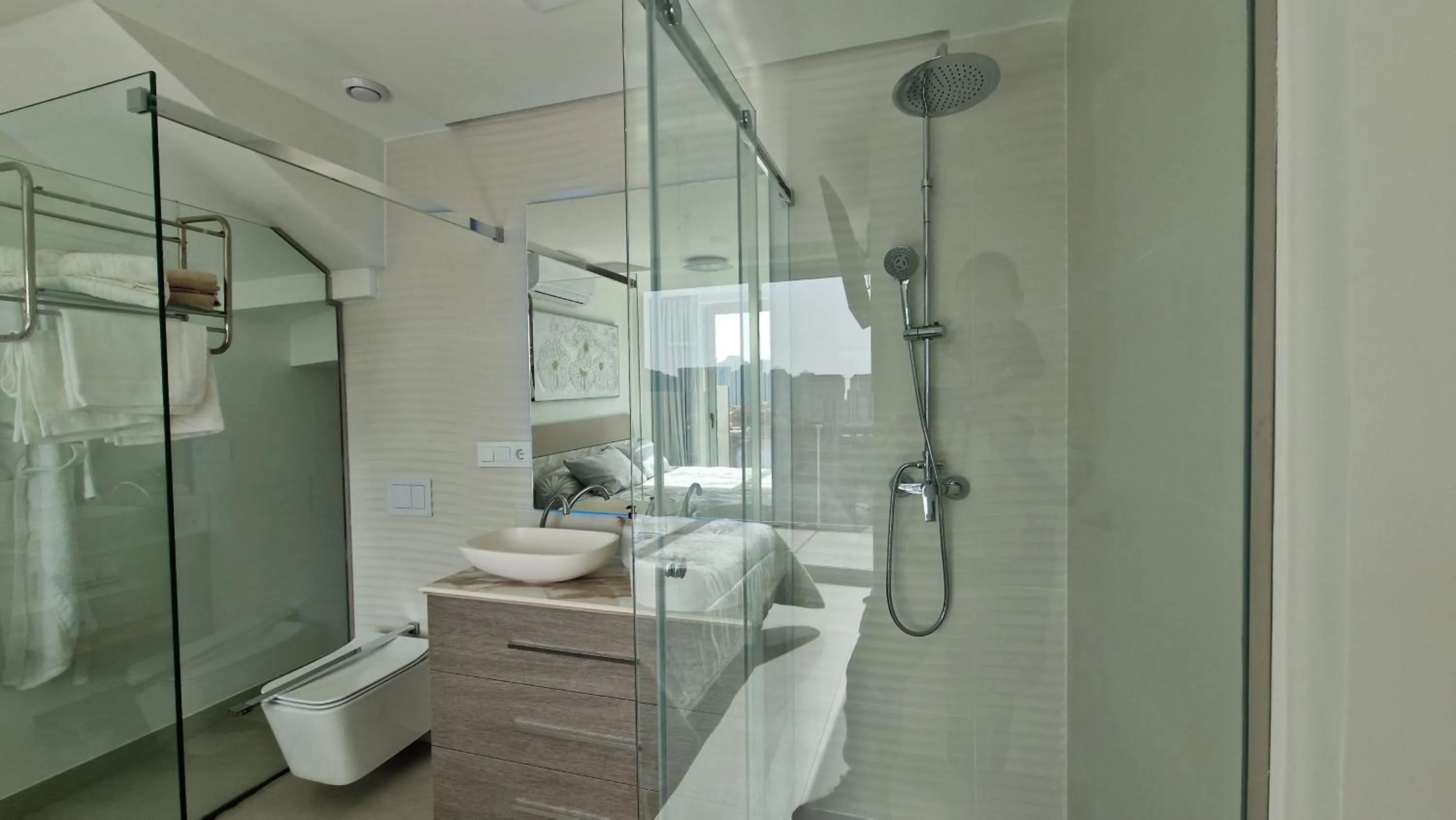 APARTAMENTOS OASIS DE LA CALA