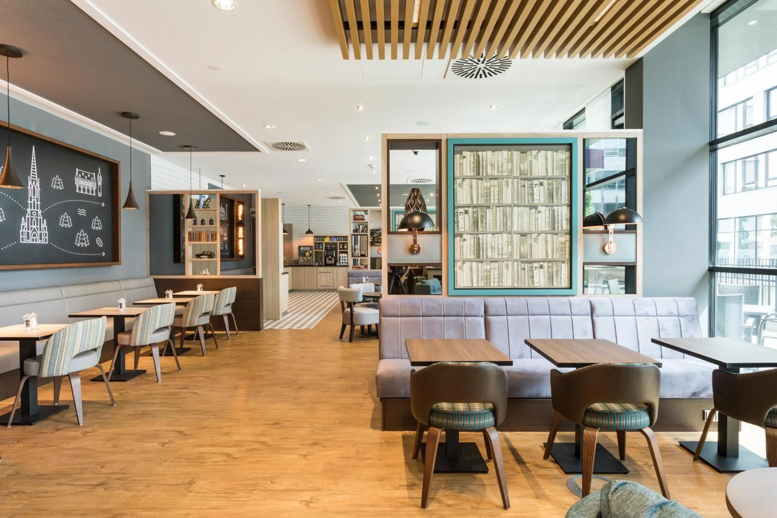 Restaurant/places to eat in Holiday Inn Express Freiburg - City Centre