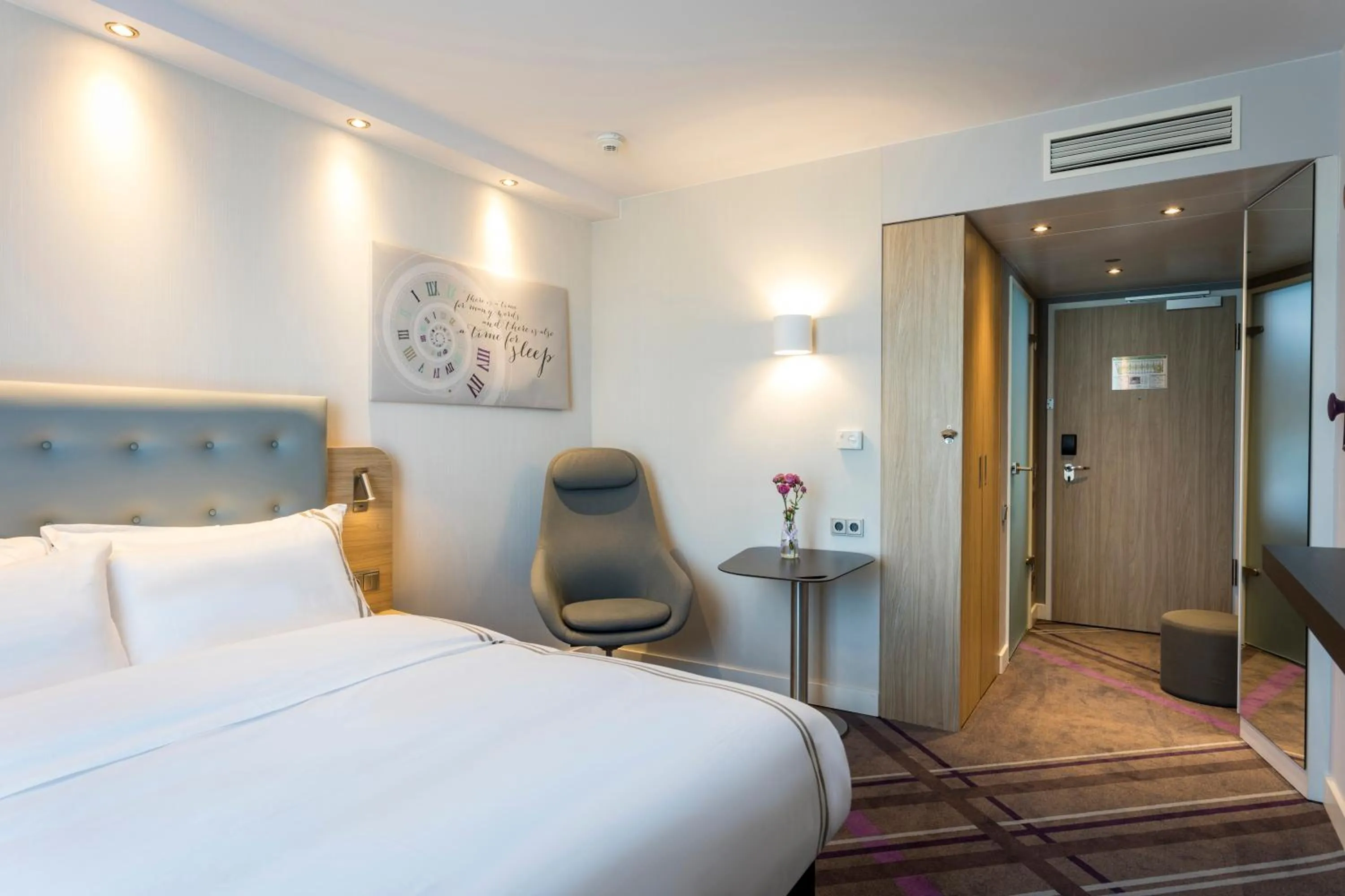 Bed in Holiday Inn Express Freiburg - City Centre