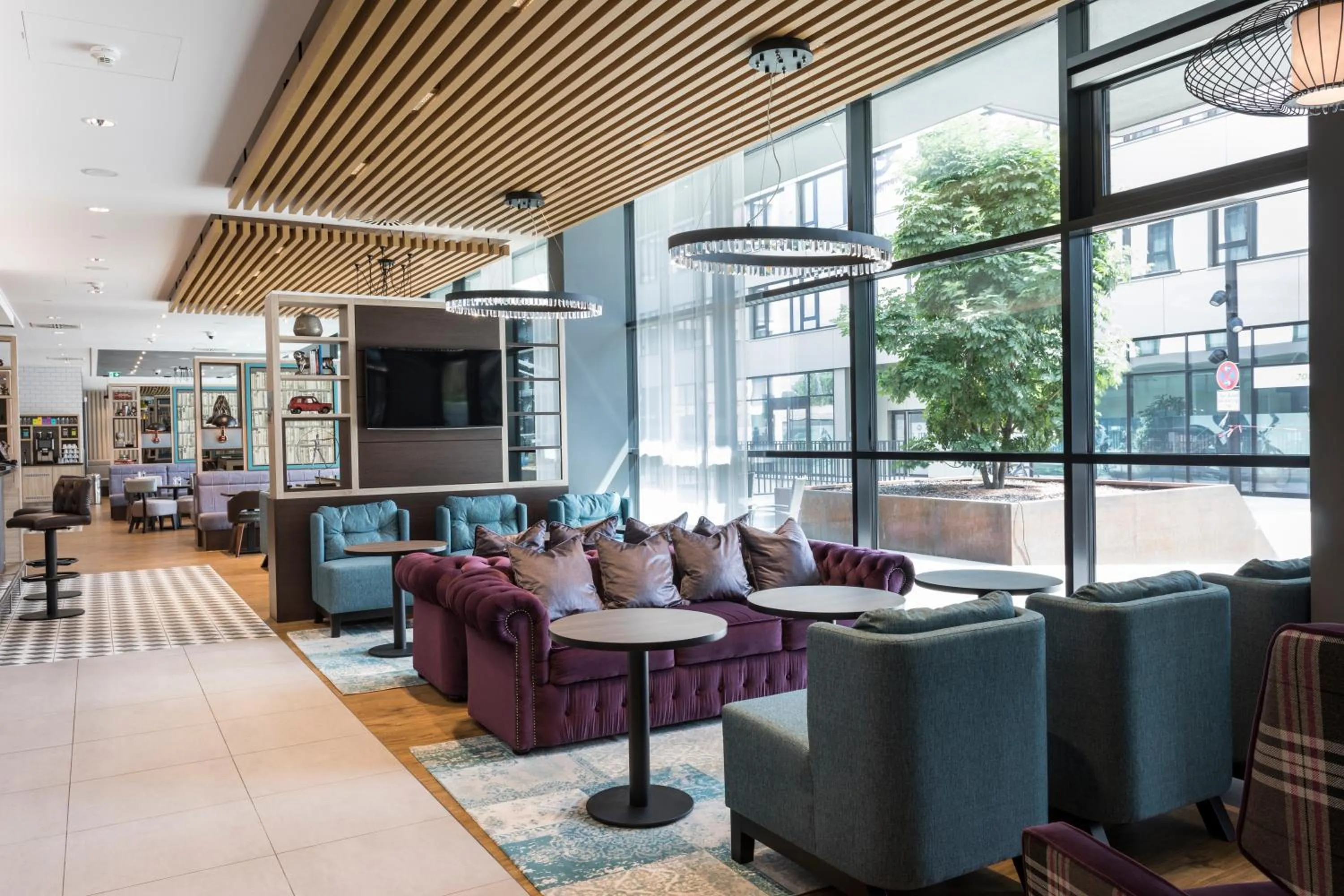 Restaurant/places to eat in Holiday Inn Express Freiburg - City Centre