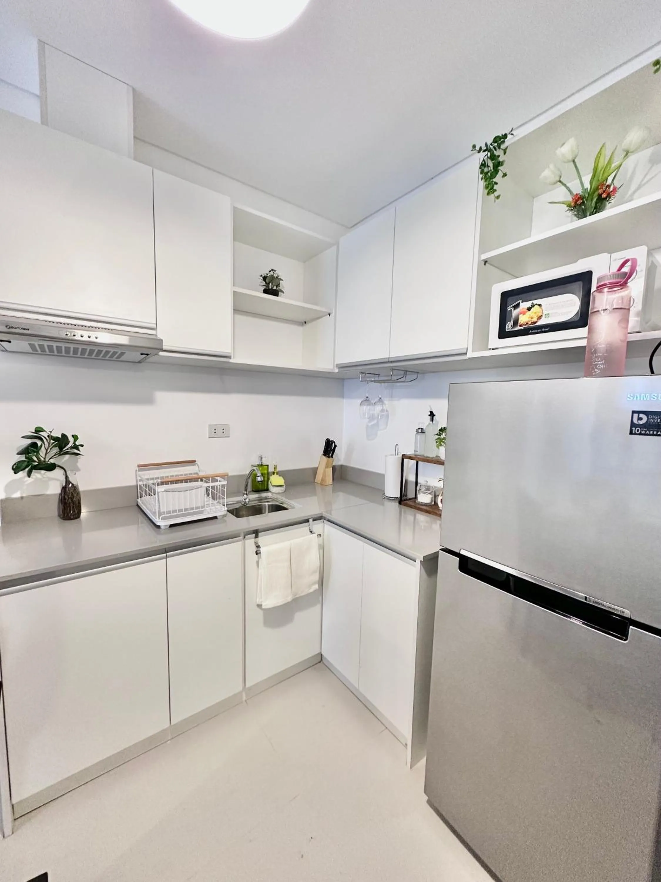 Scandinavian 1 BR beside SM CDO w POOL and Netflix