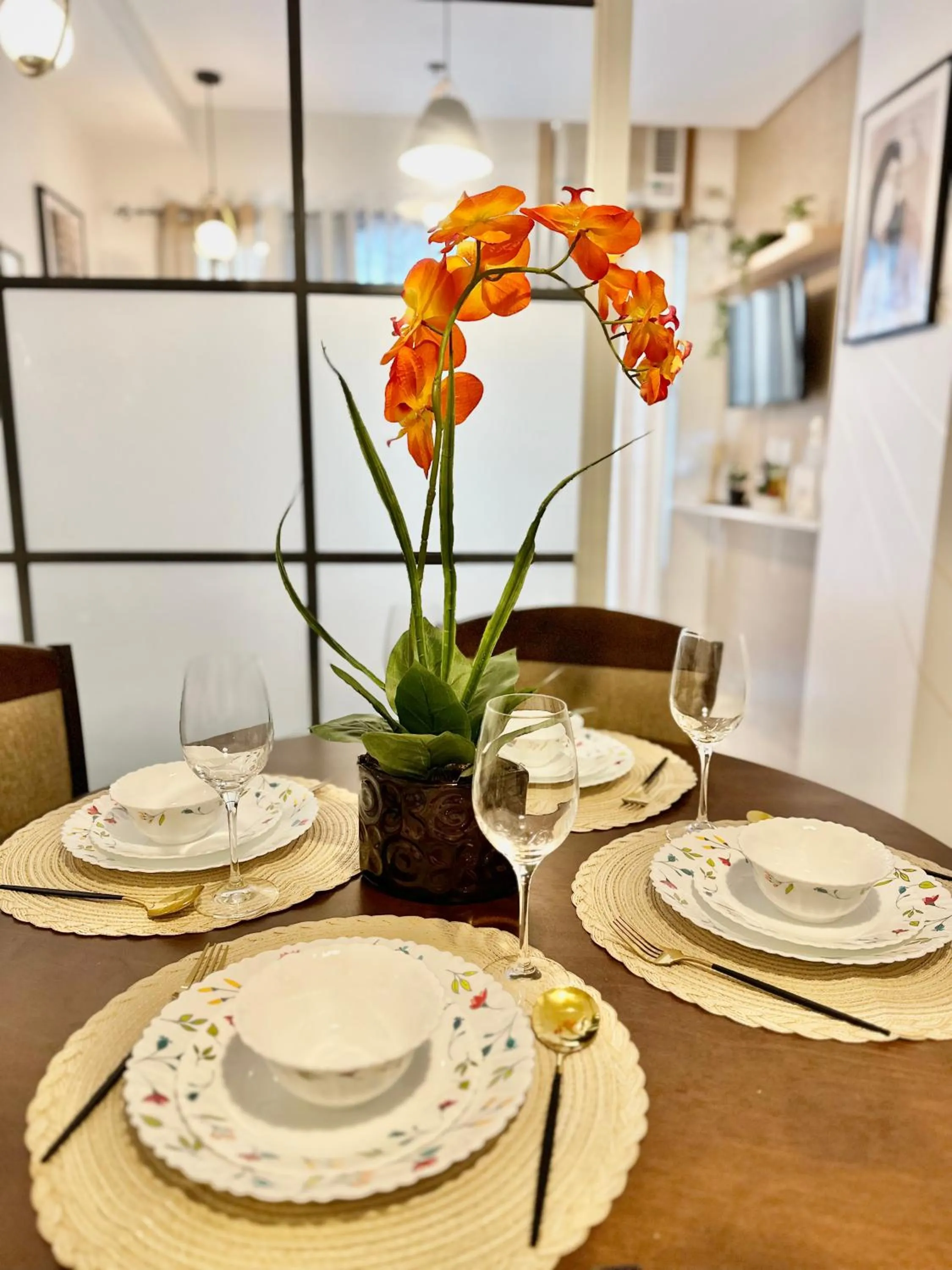 Scandinavian 1 BR beside SM CDO w POOL and Netflix