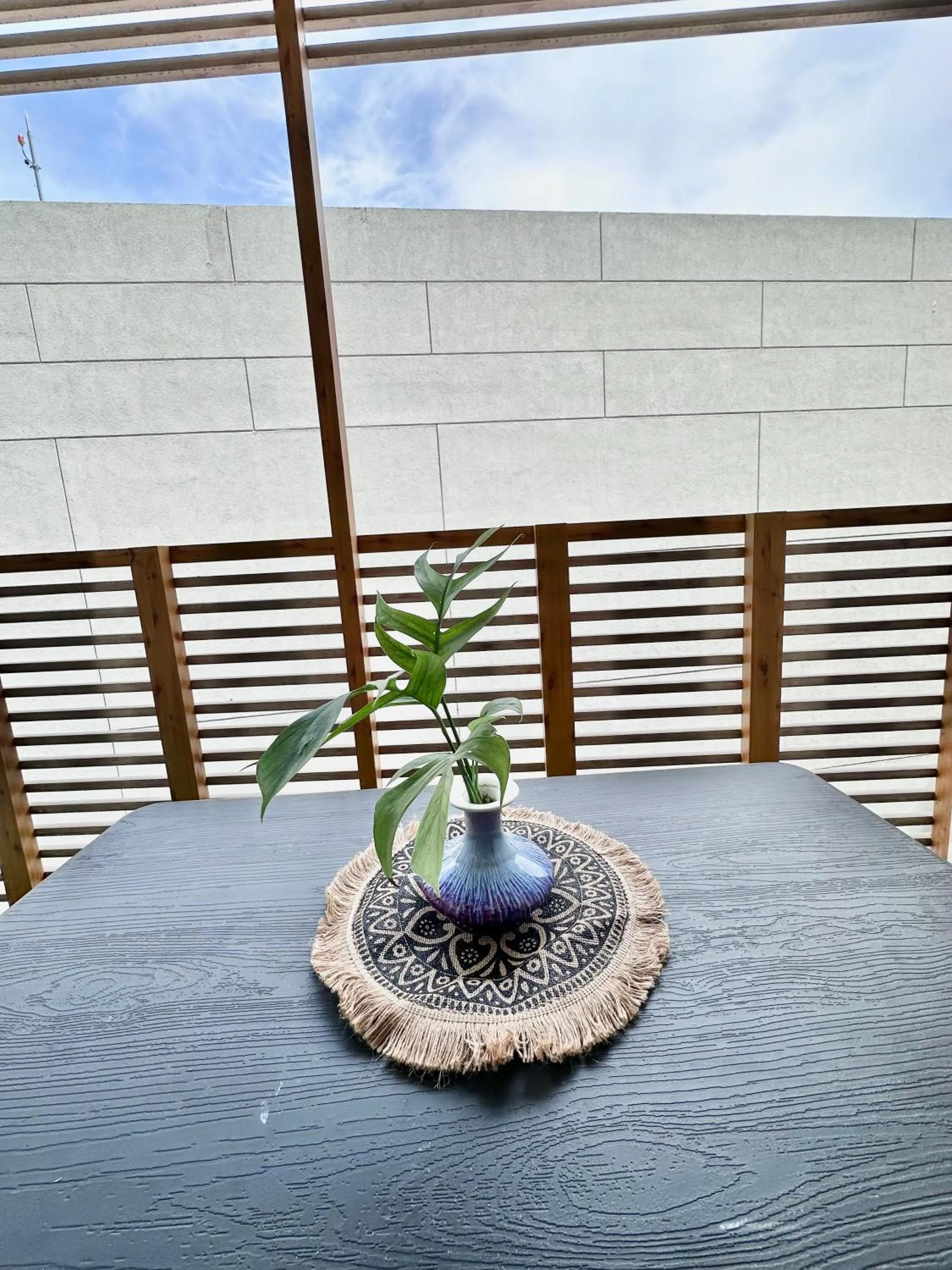 Scandinavian 1 BR beside SM CDO w POOL and Netflix