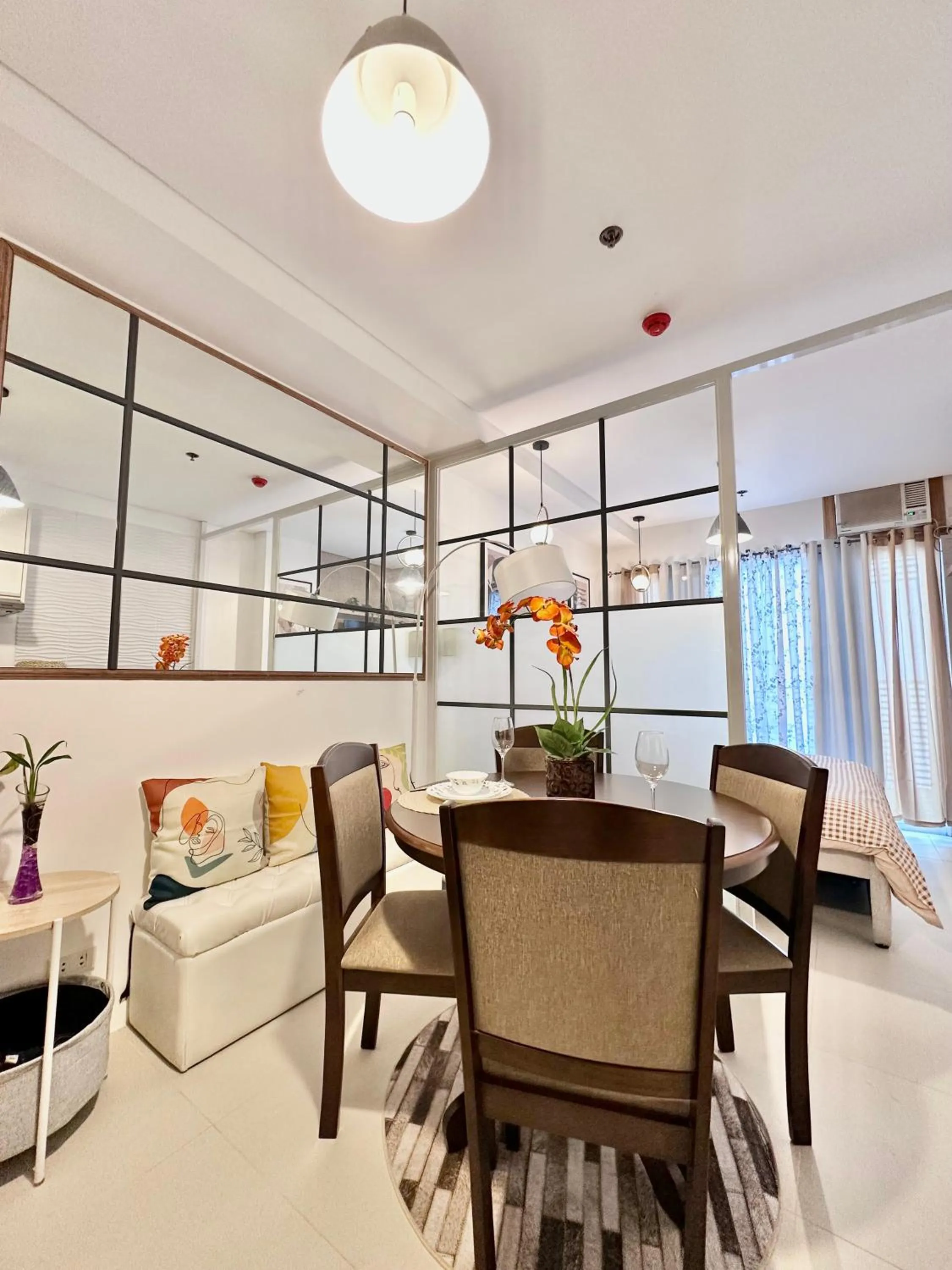 Scandinavian 1 BR beside SM CDO w POOL and Netflix