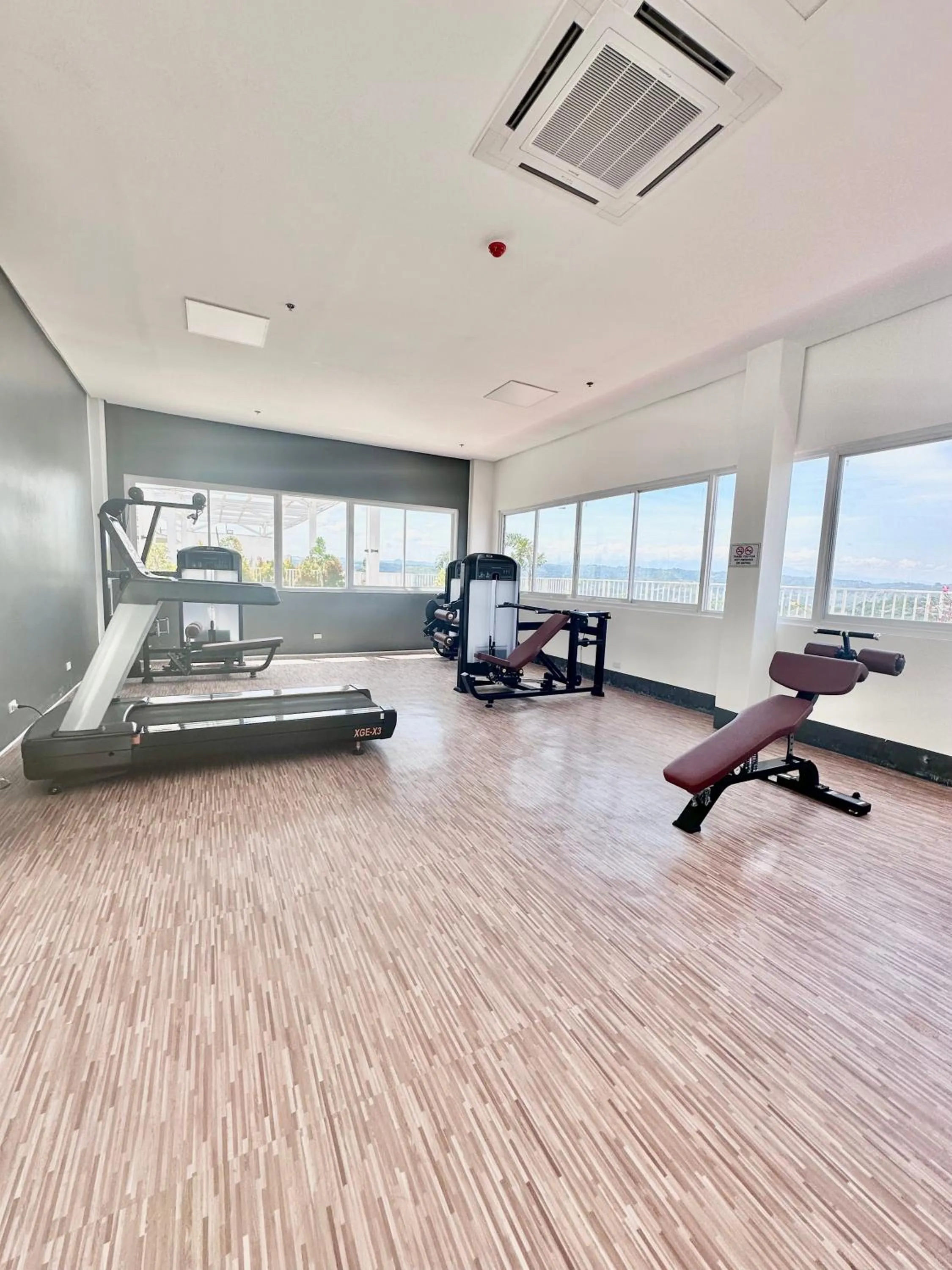 Scandinavian 1 BR beside SM CDO w POOL and Netflix