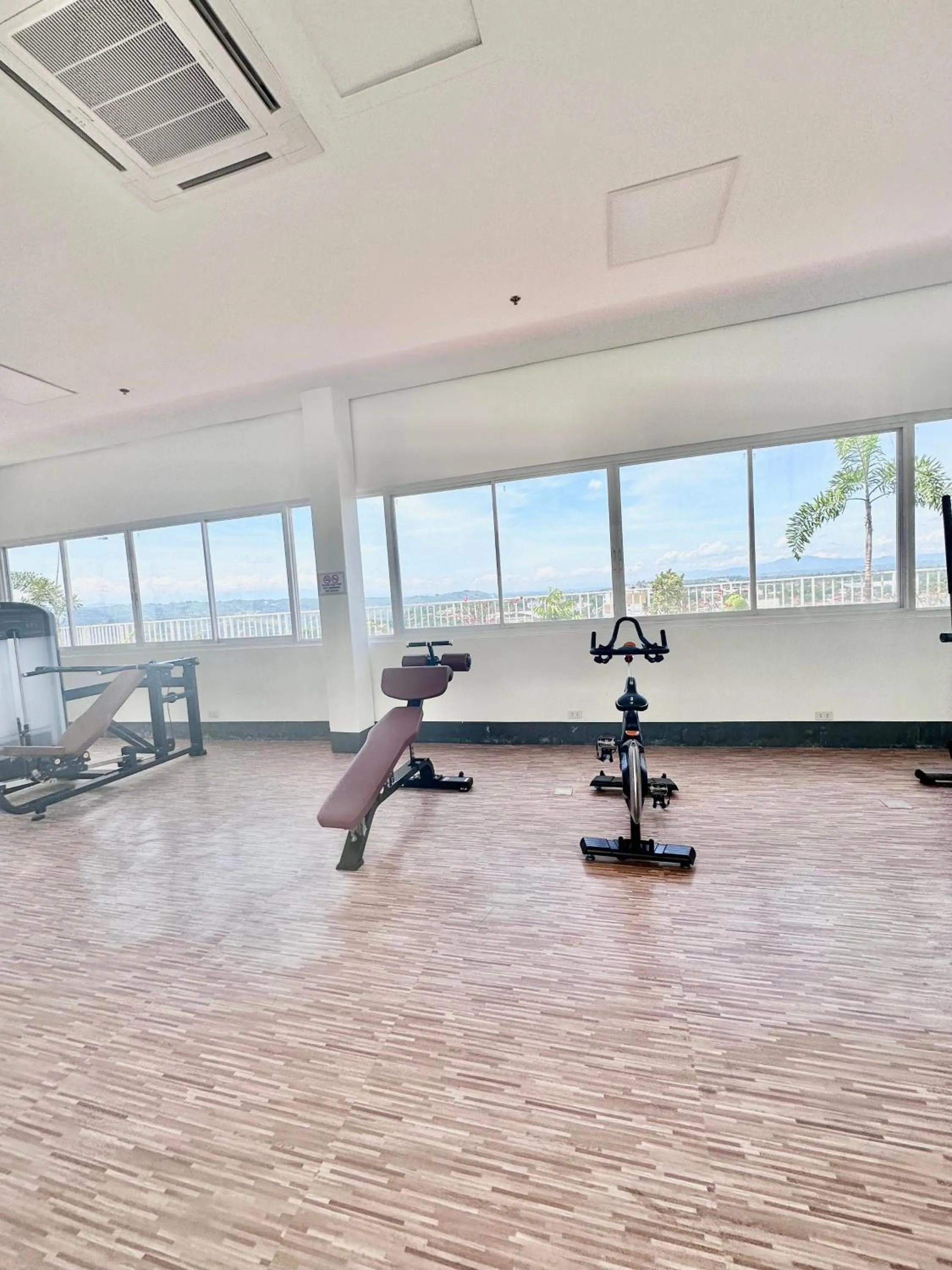 Scandinavian 1 BR beside SM CDO w POOL and Netflix