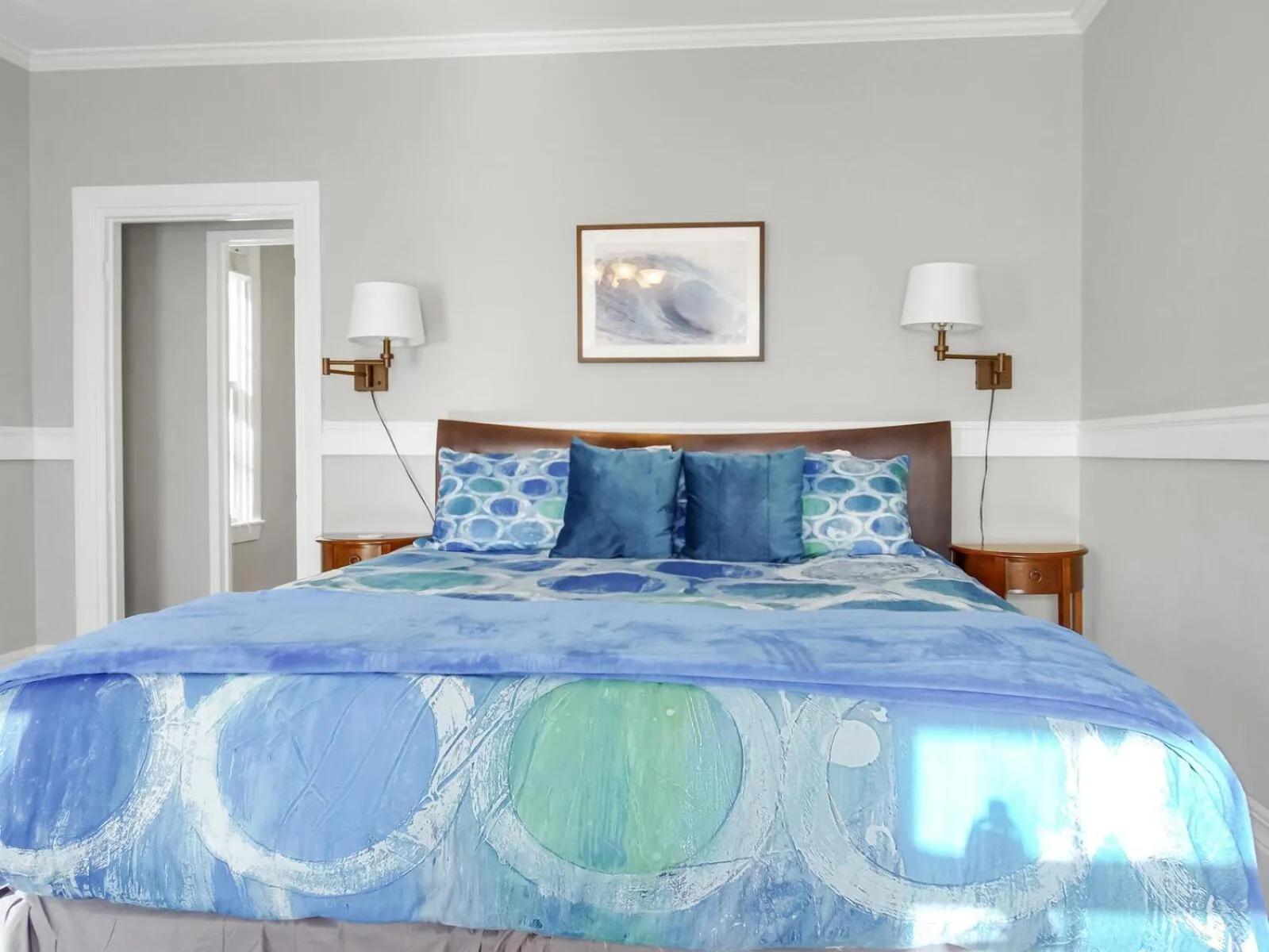 Bed in The Thistle Inn