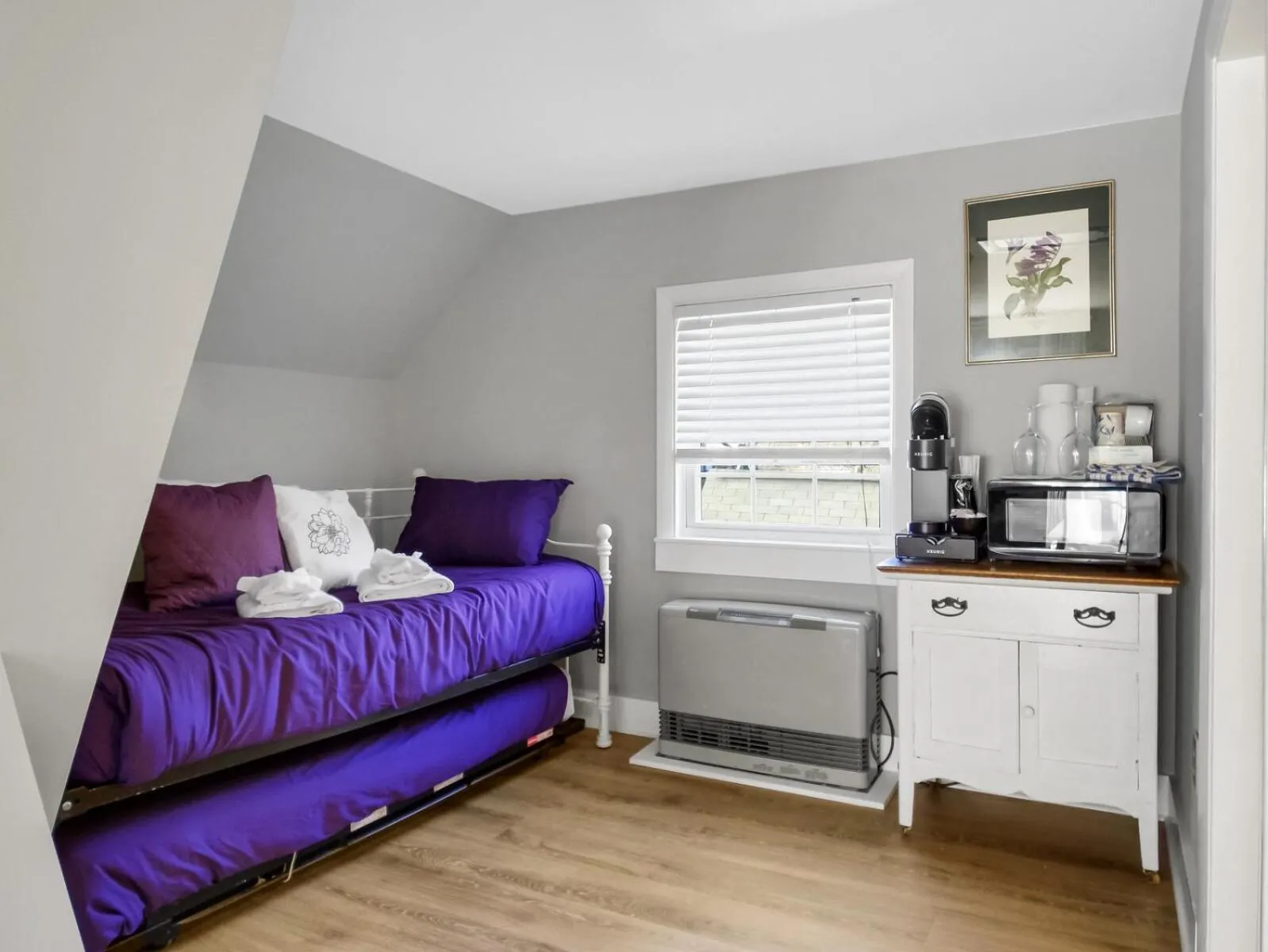 Bed in The Thistle Inn