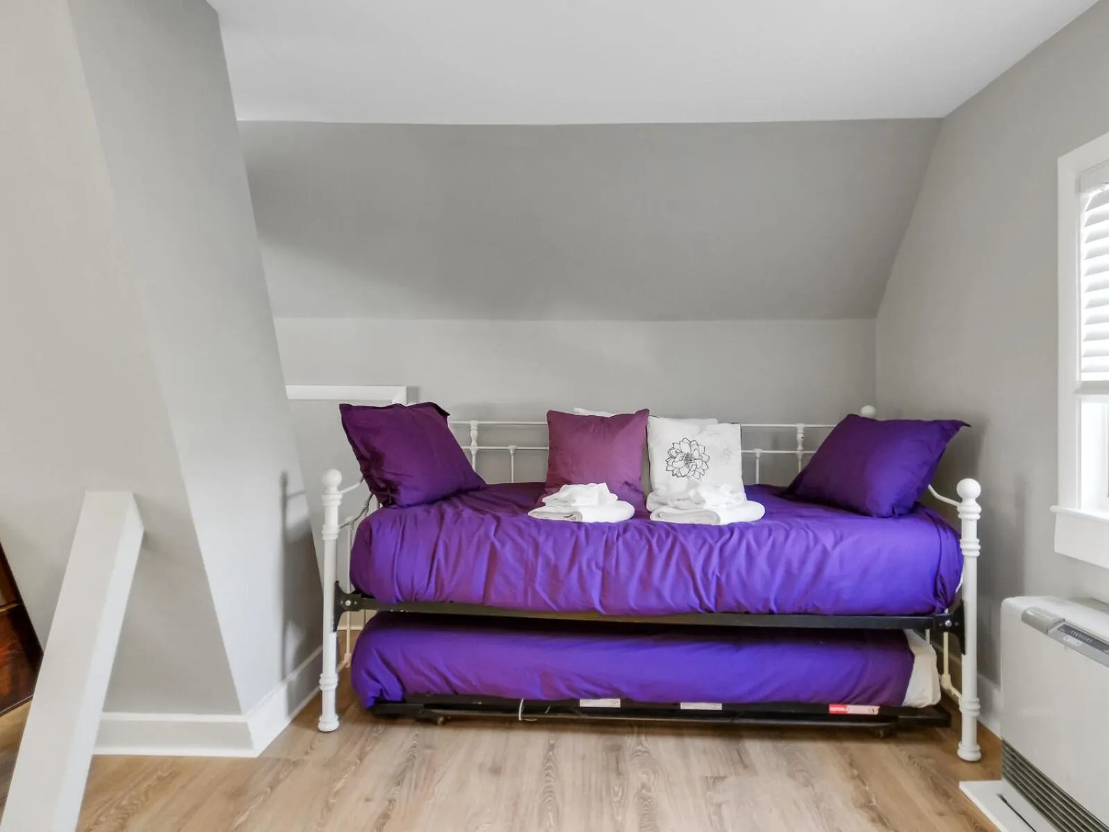 Bed in The Thistle Inn