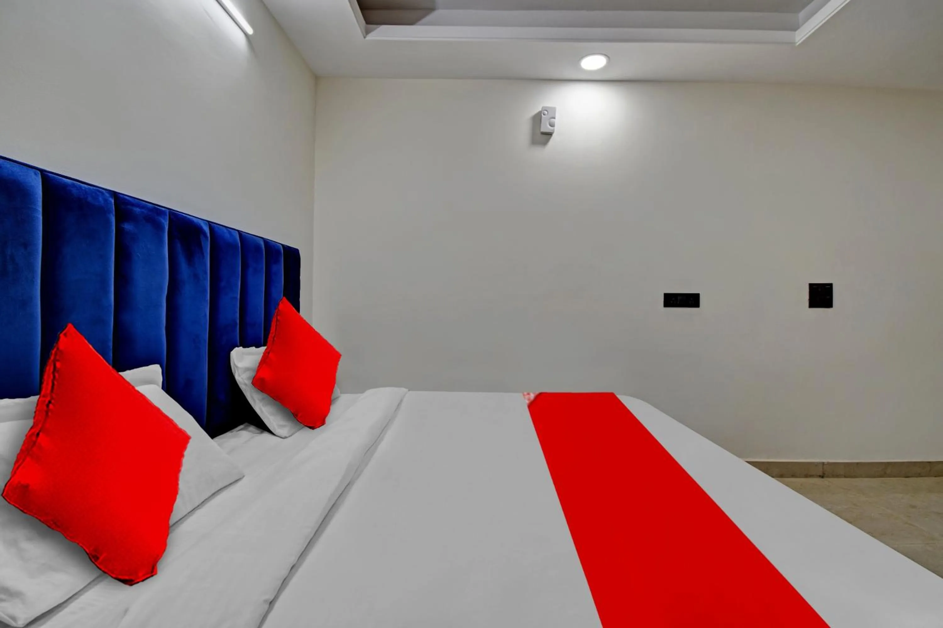 Bedroom, Bed in Hotel O Sai Kripa Stay
