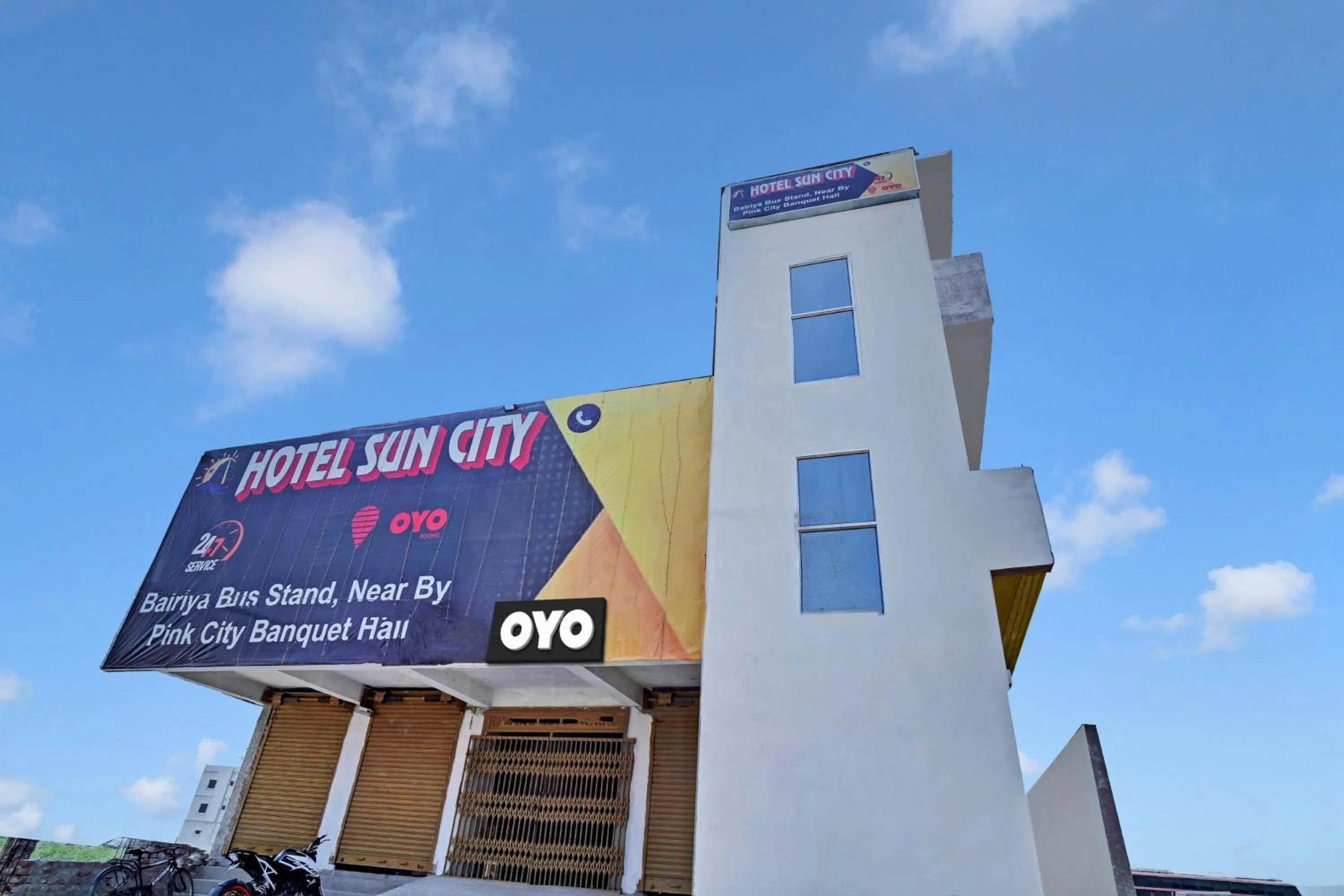 Facade/entrance in Hotel O by OYO Sun City