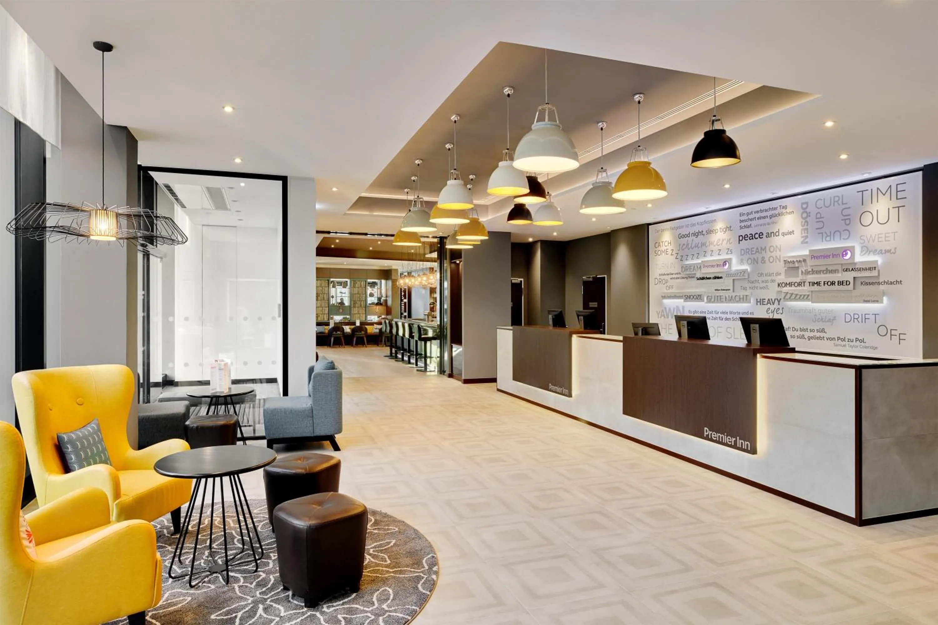 Lobby or reception in Premier Inn Hamburg City Centre