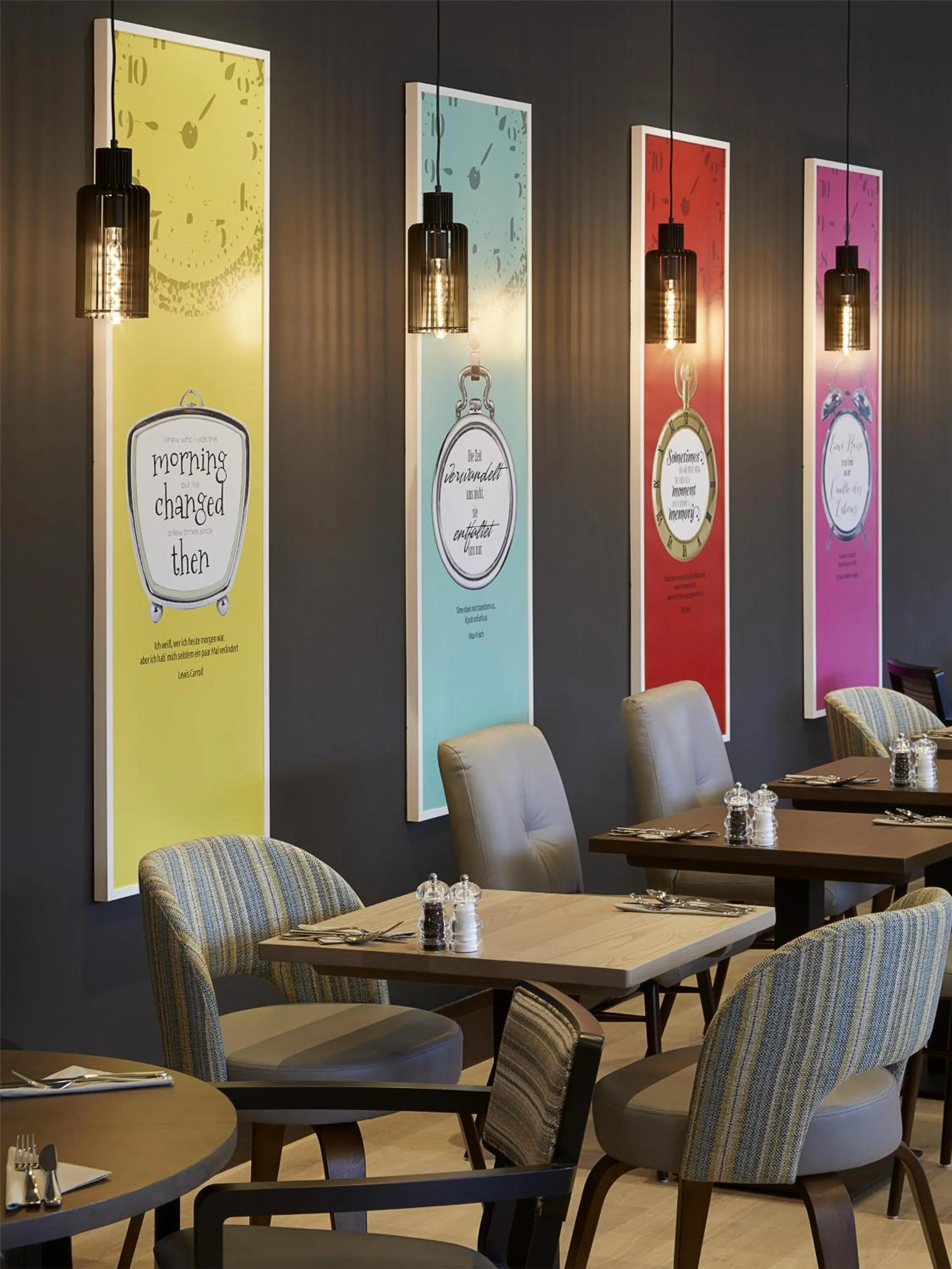 Restaurant/places to eat in Premier Inn Hamburg City Centre