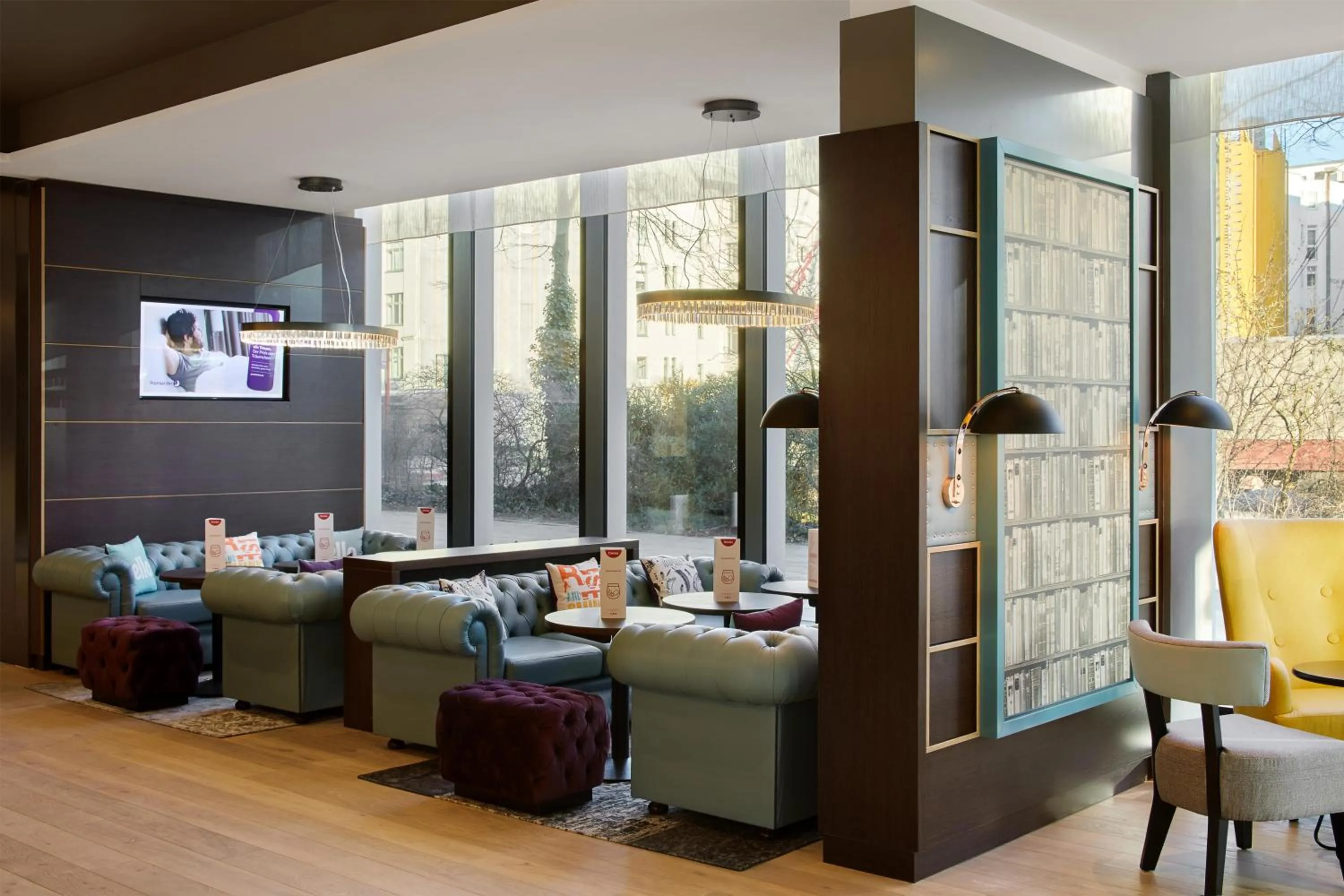 Lobby or reception in Premier Inn Hamburg City Zentrum