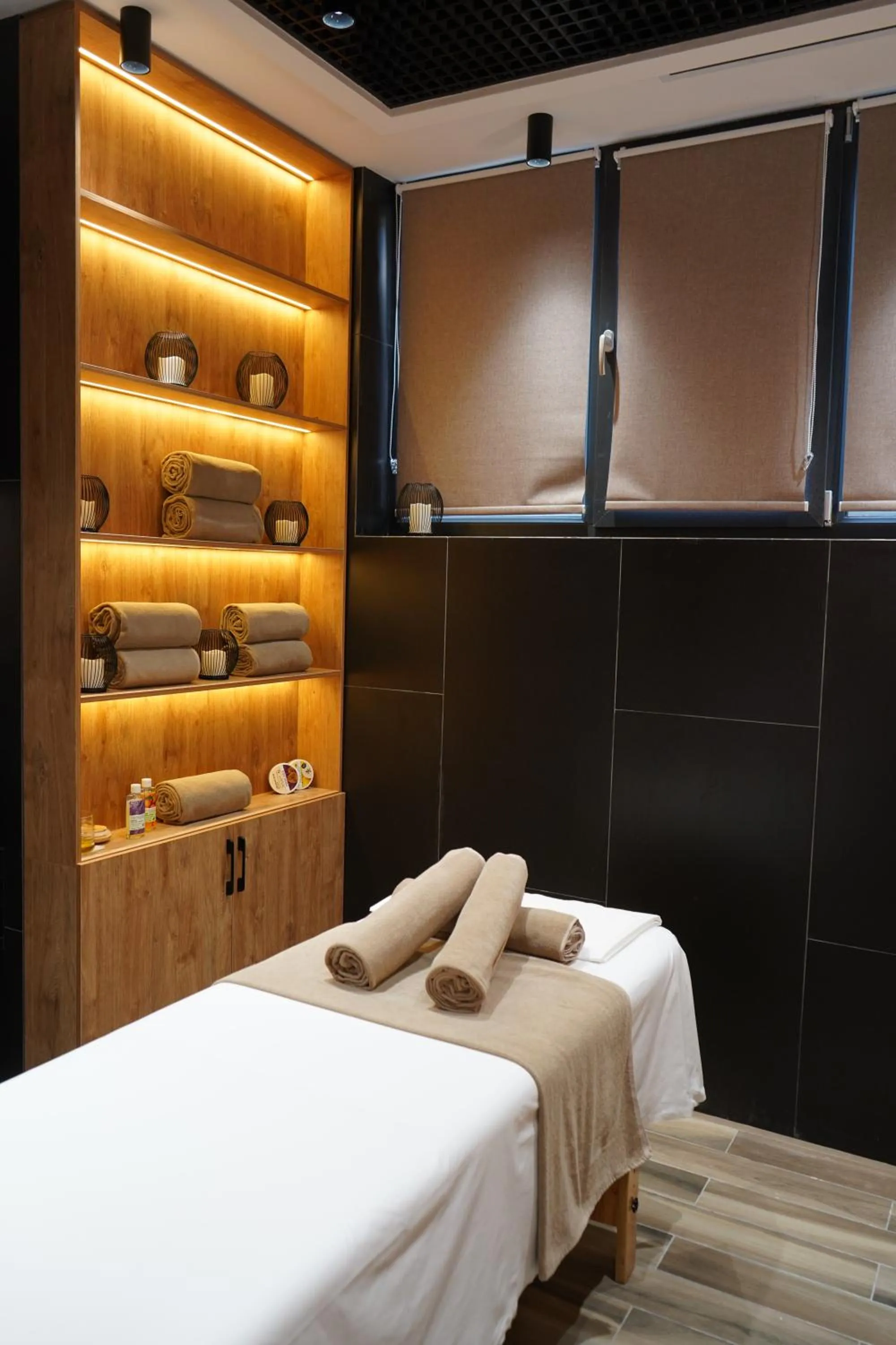 Massage, Bed in Bentley Hotel Tashkent