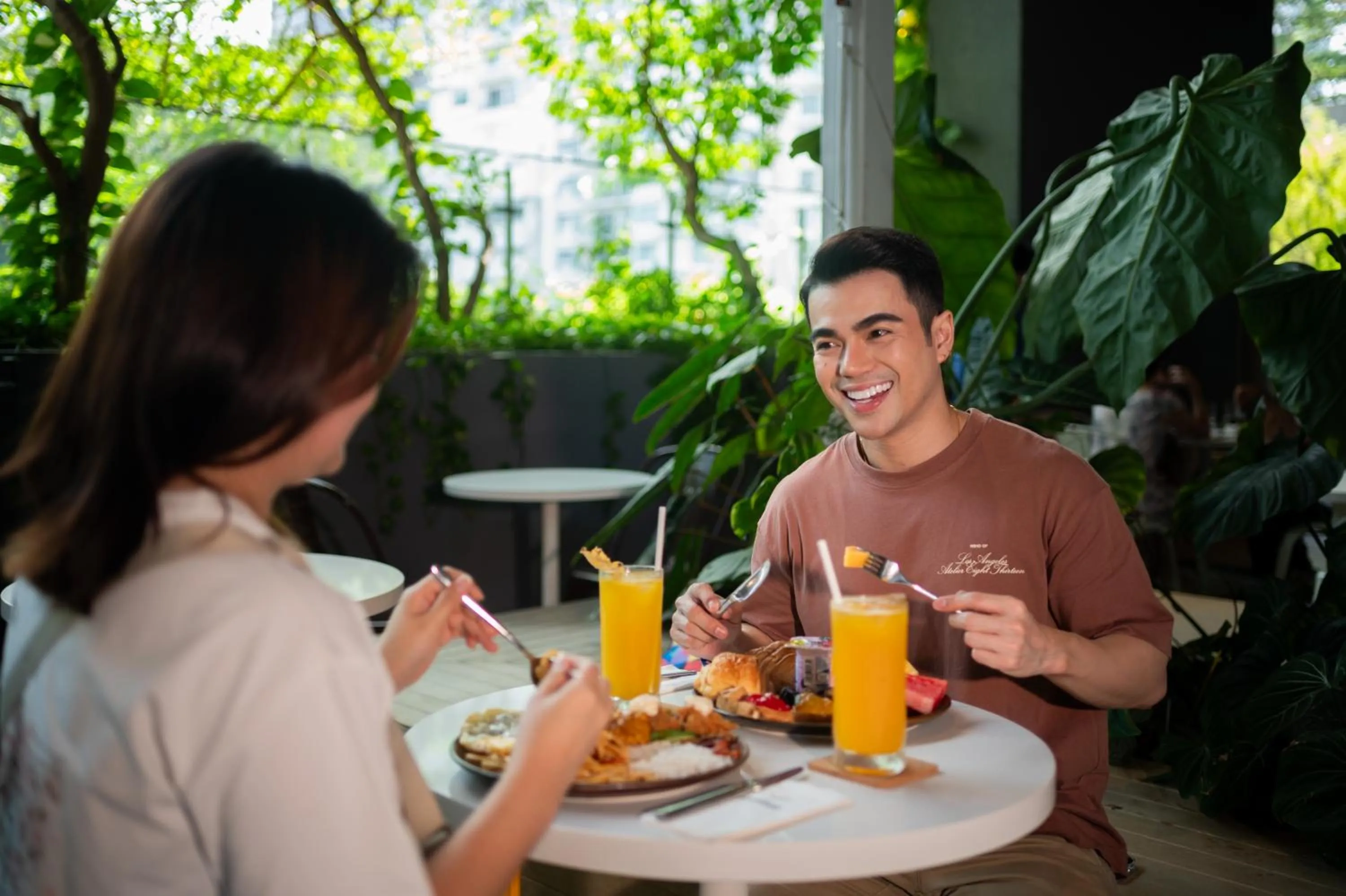 Restaurant/places to eat in Ceylonz Leisure Suites KLCC Bukit Bintang