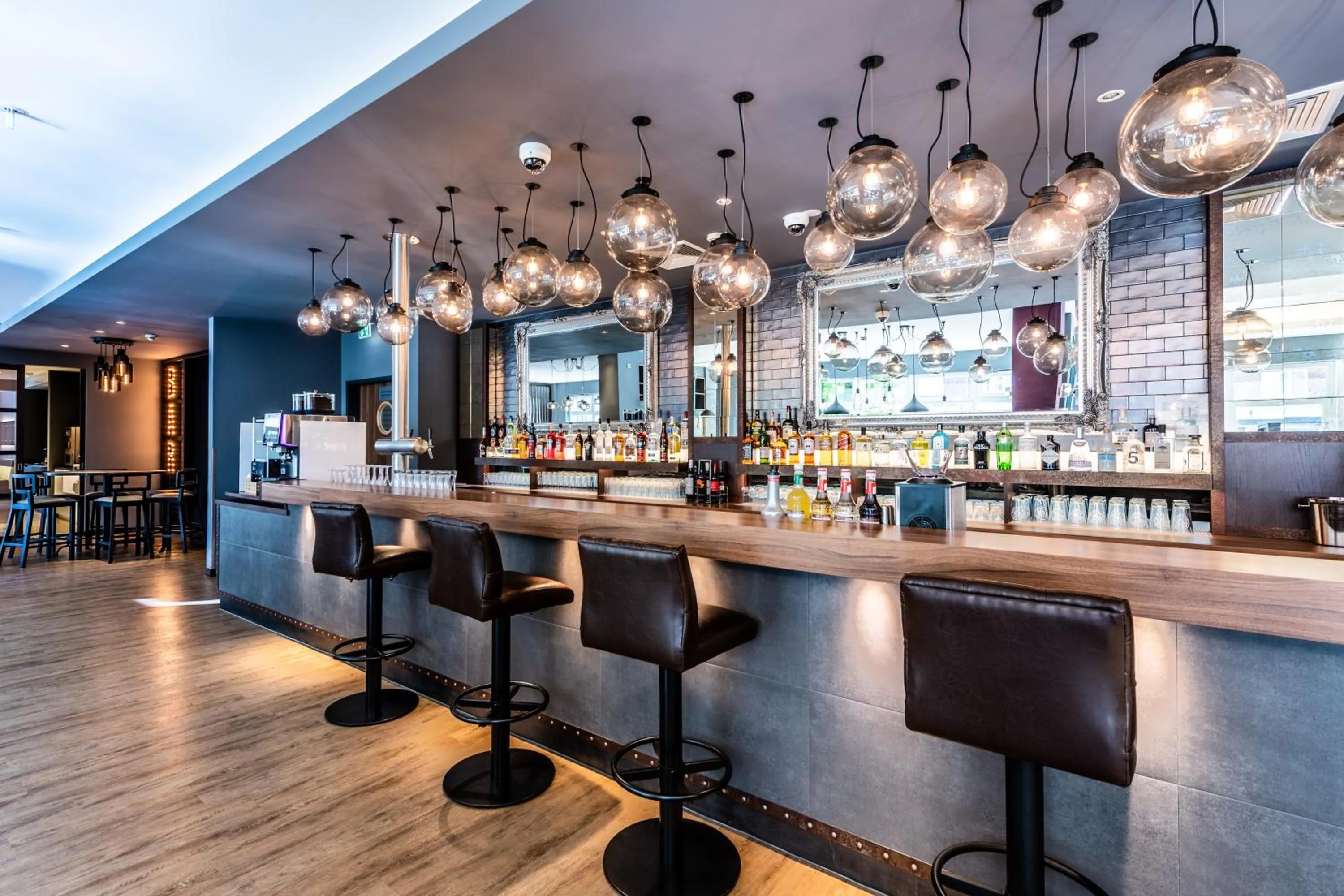 Lounge or bar, Lounge/Bar in Holiday Inn Express HAMBURG CITY CENTRE