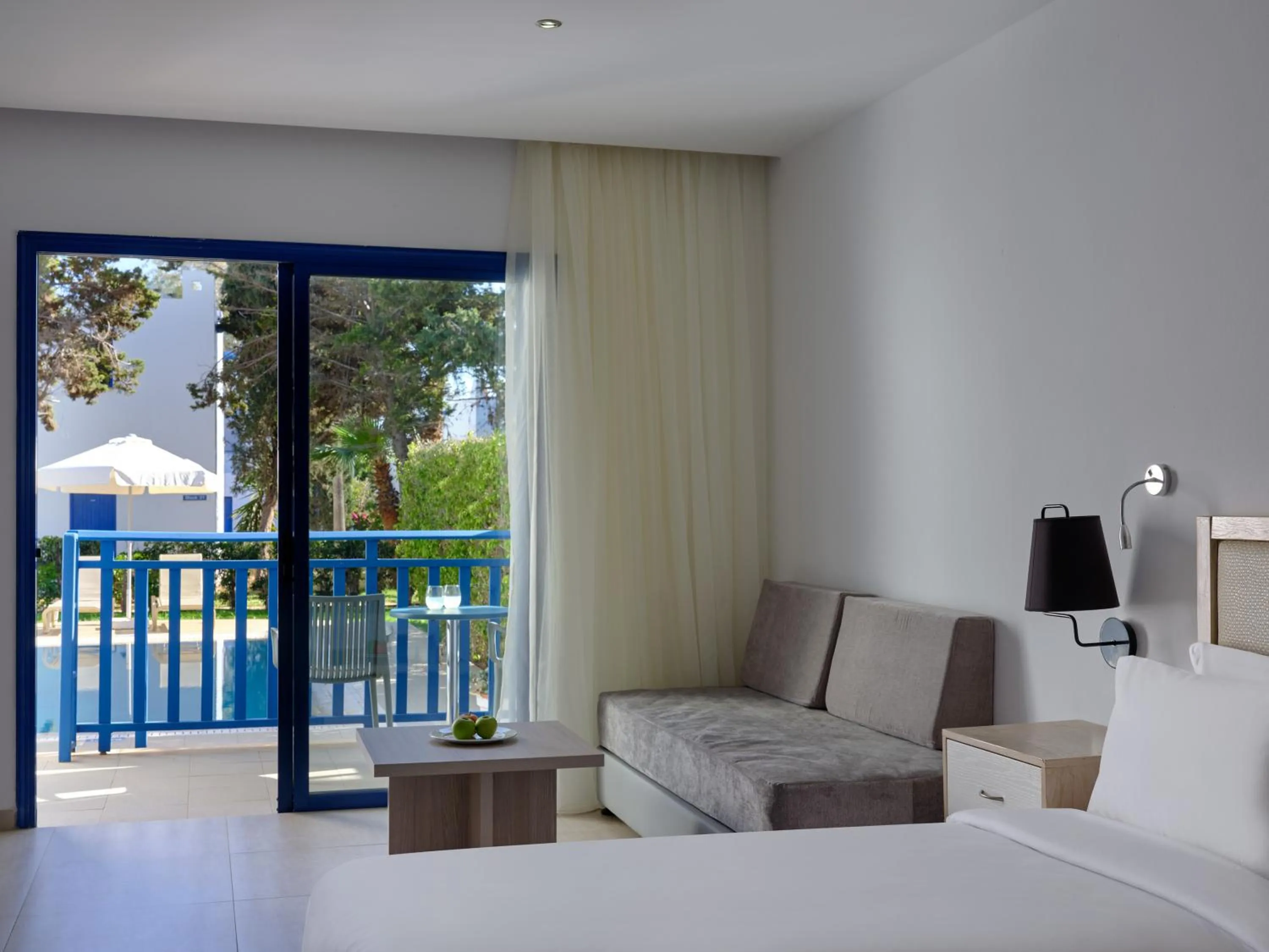 Patio, Bed in Atlantica Callisto