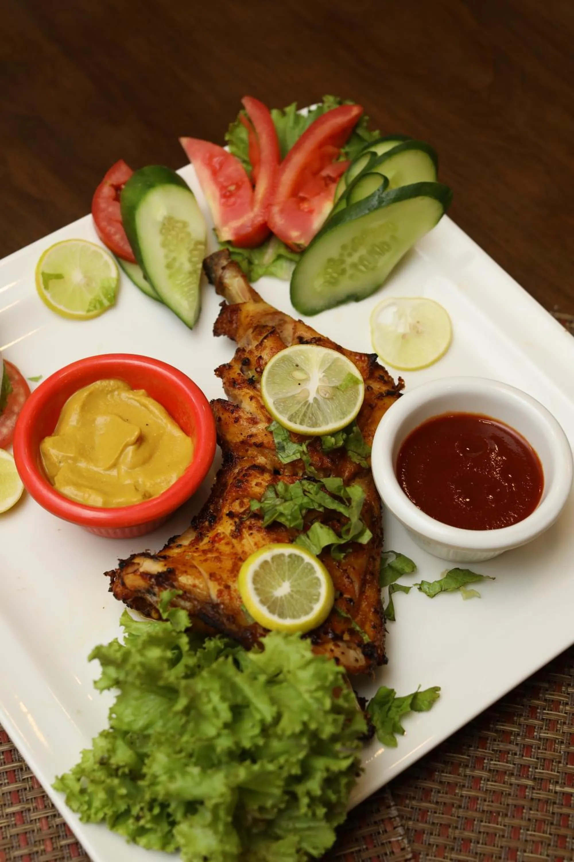 Restaurant/places to eat in Magnum Inn