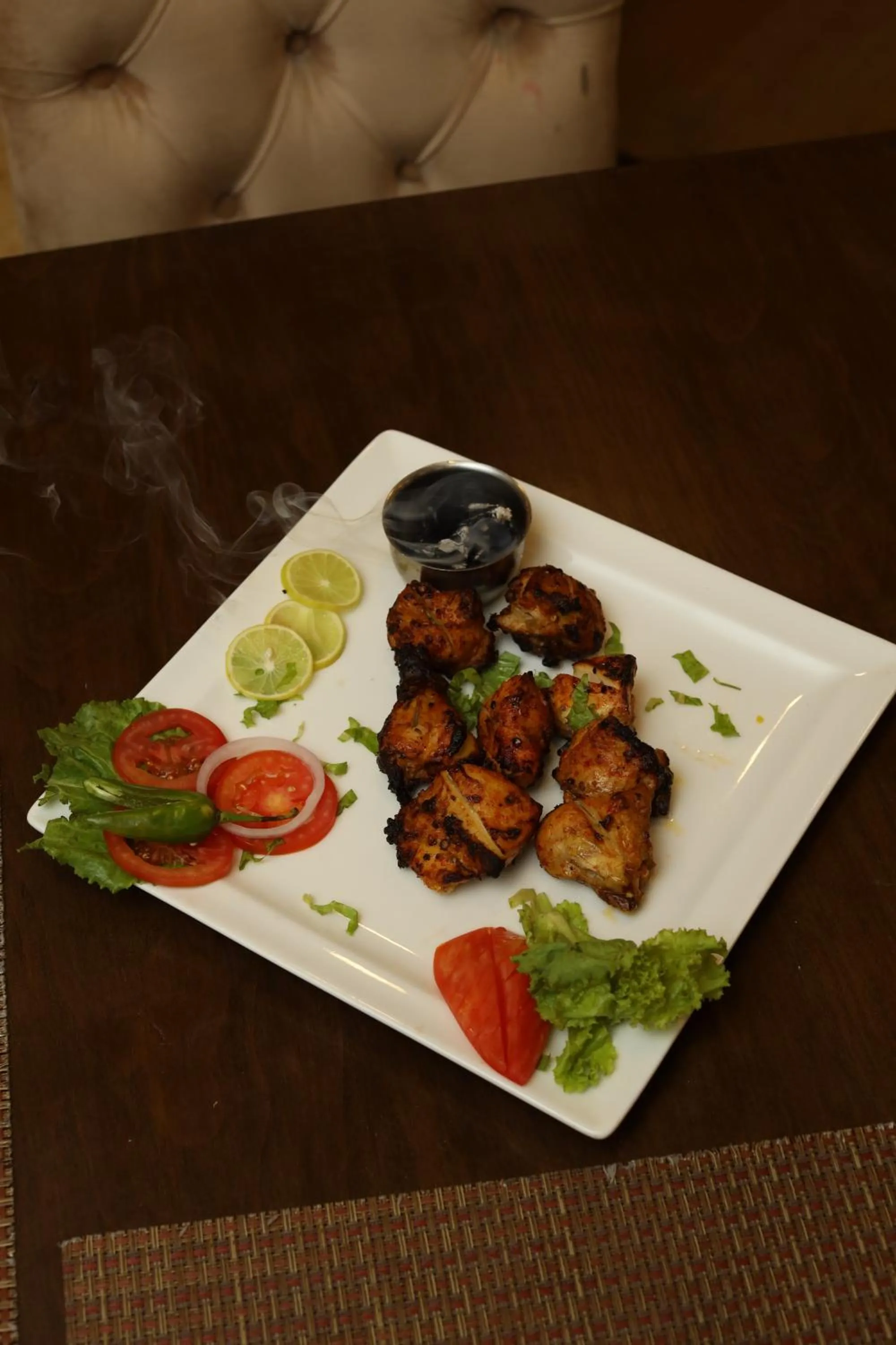 Restaurant/places to eat in Magnum Inn