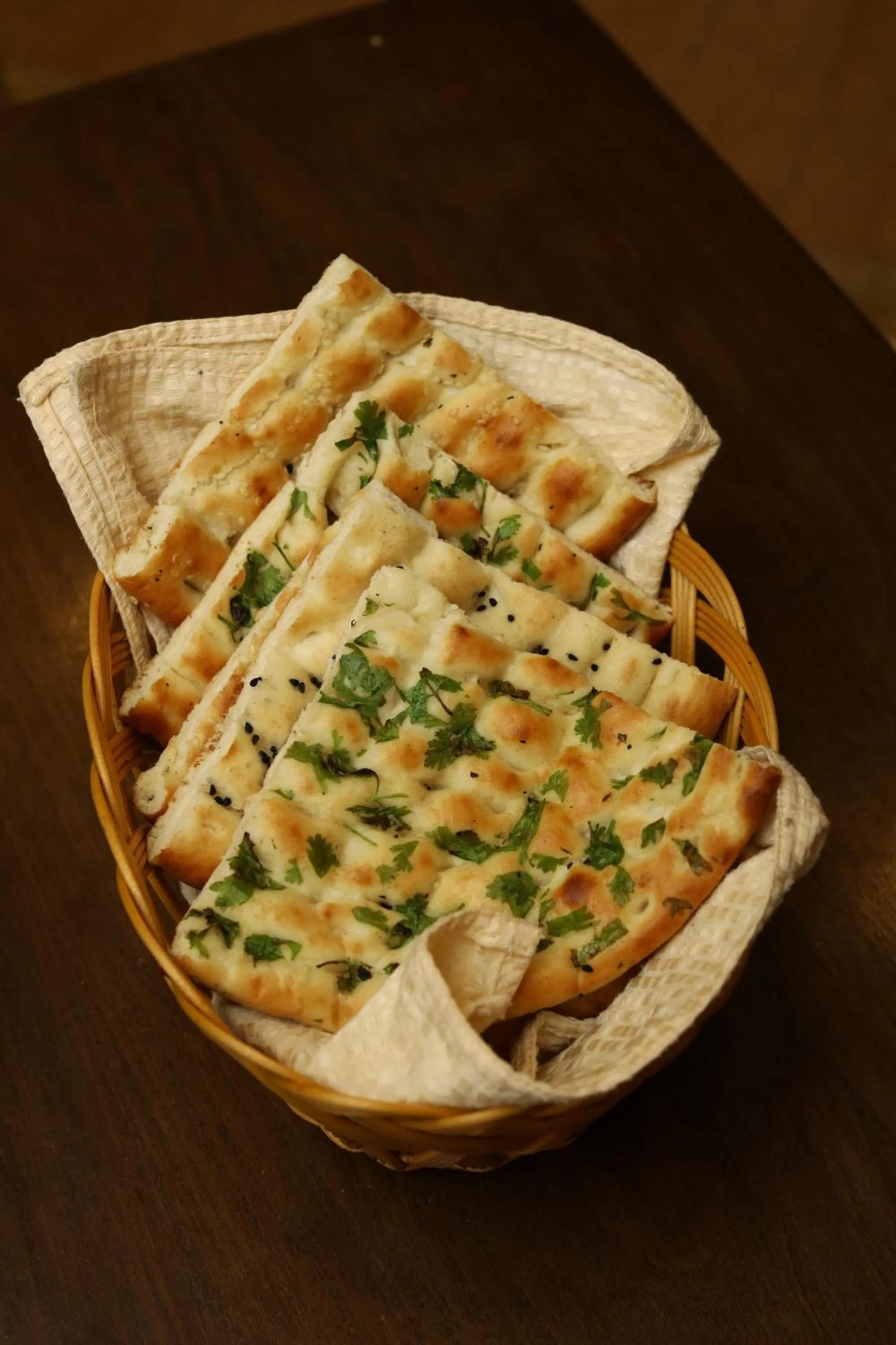 Restaurant/places to eat in Magnum Inn