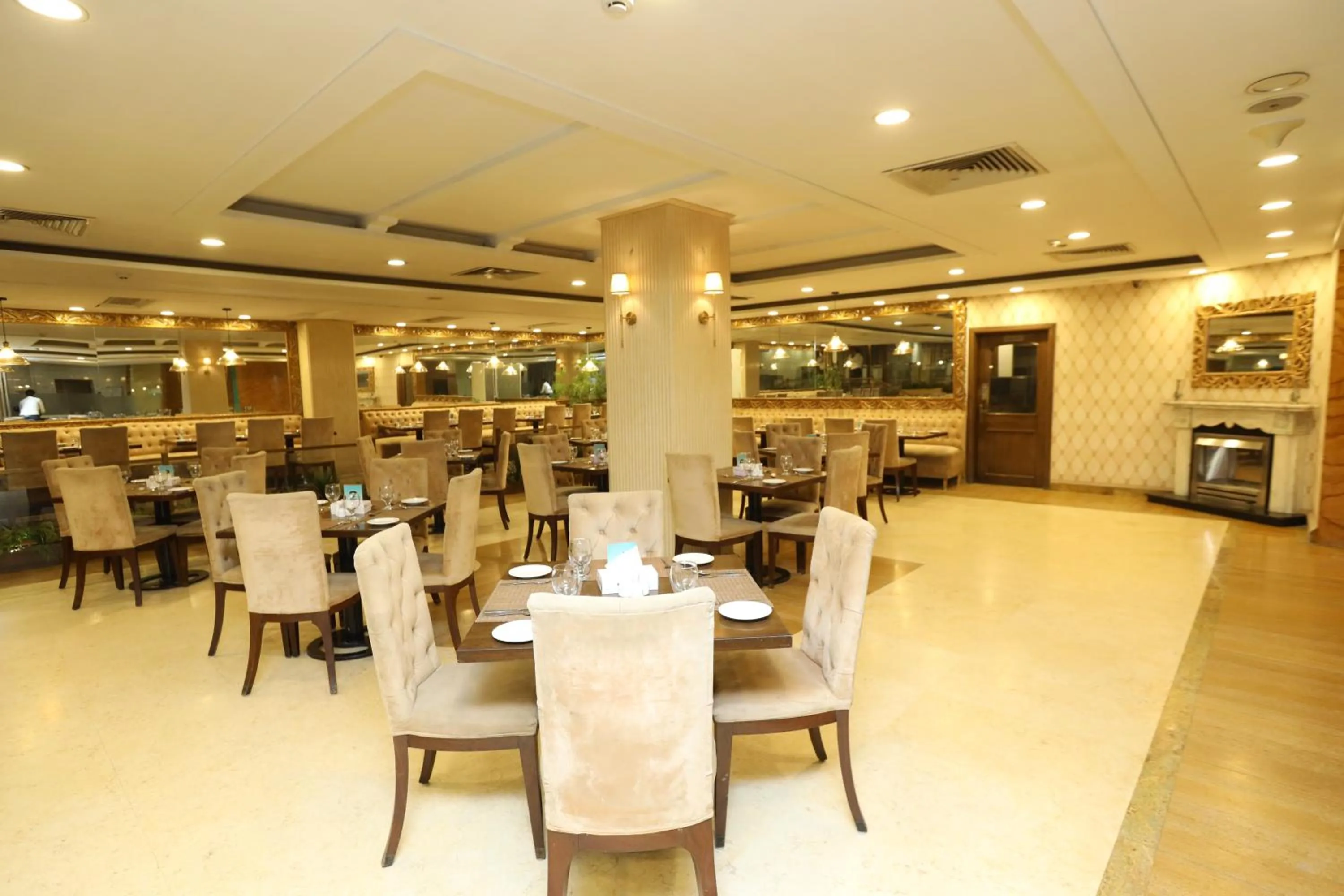 Restaurant/places to eat in Magnum Inn