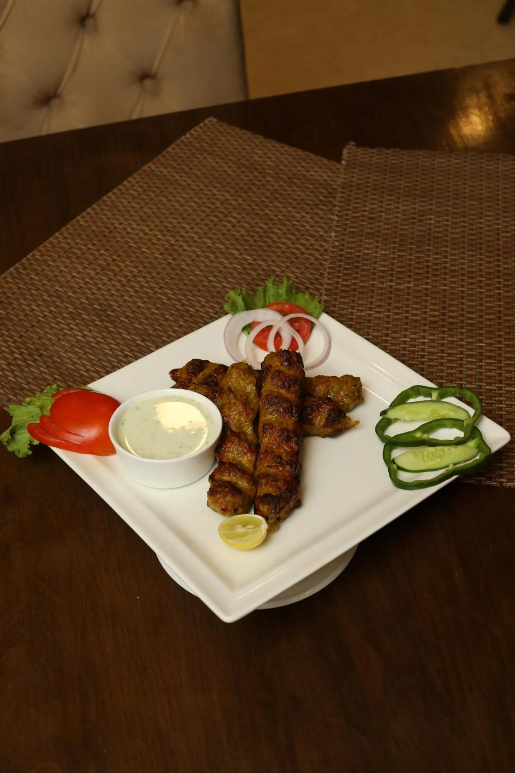 Restaurant/places to eat in Magnum Inn