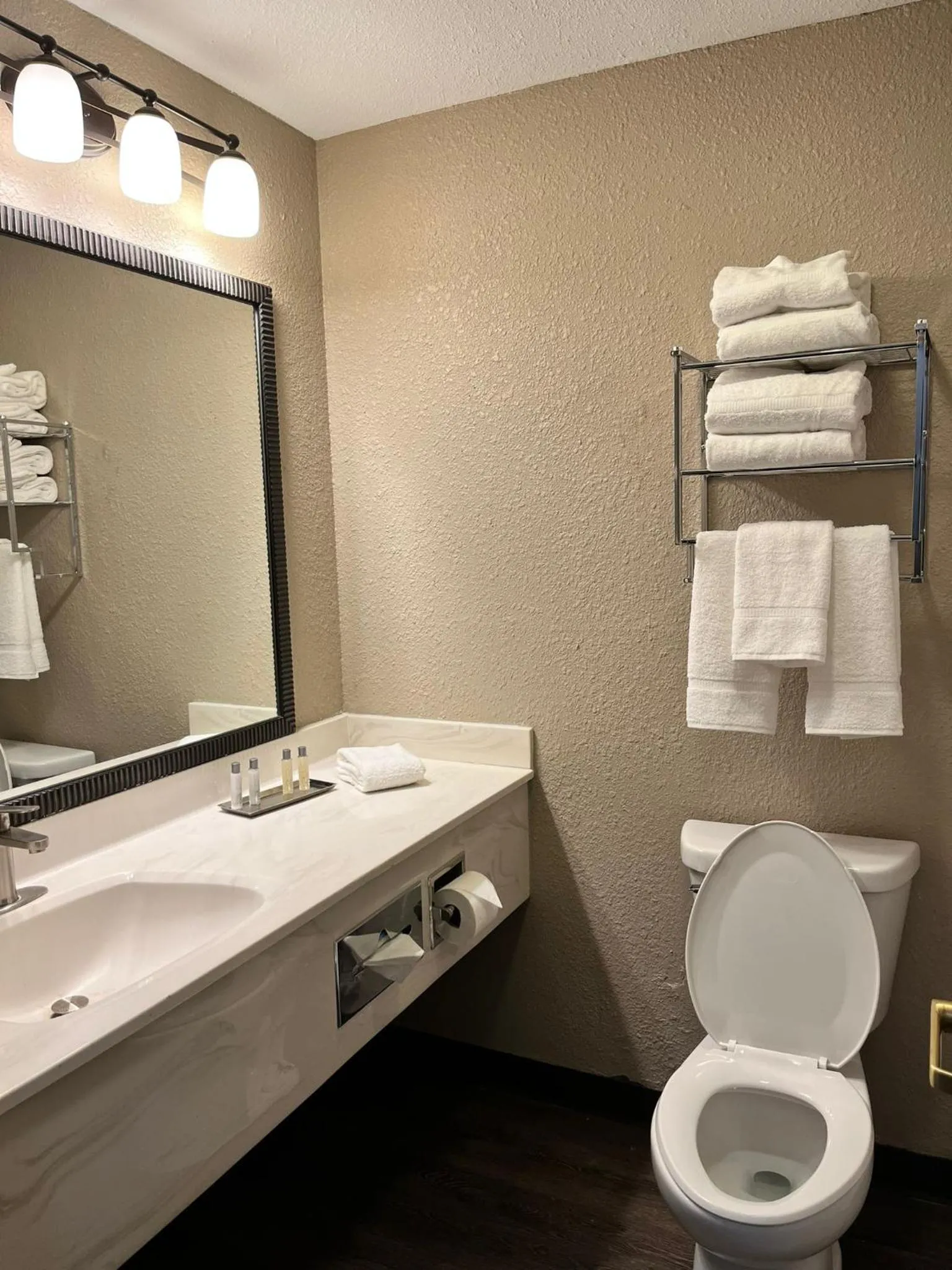 Bathroom in Grandstay Hotel & Suites