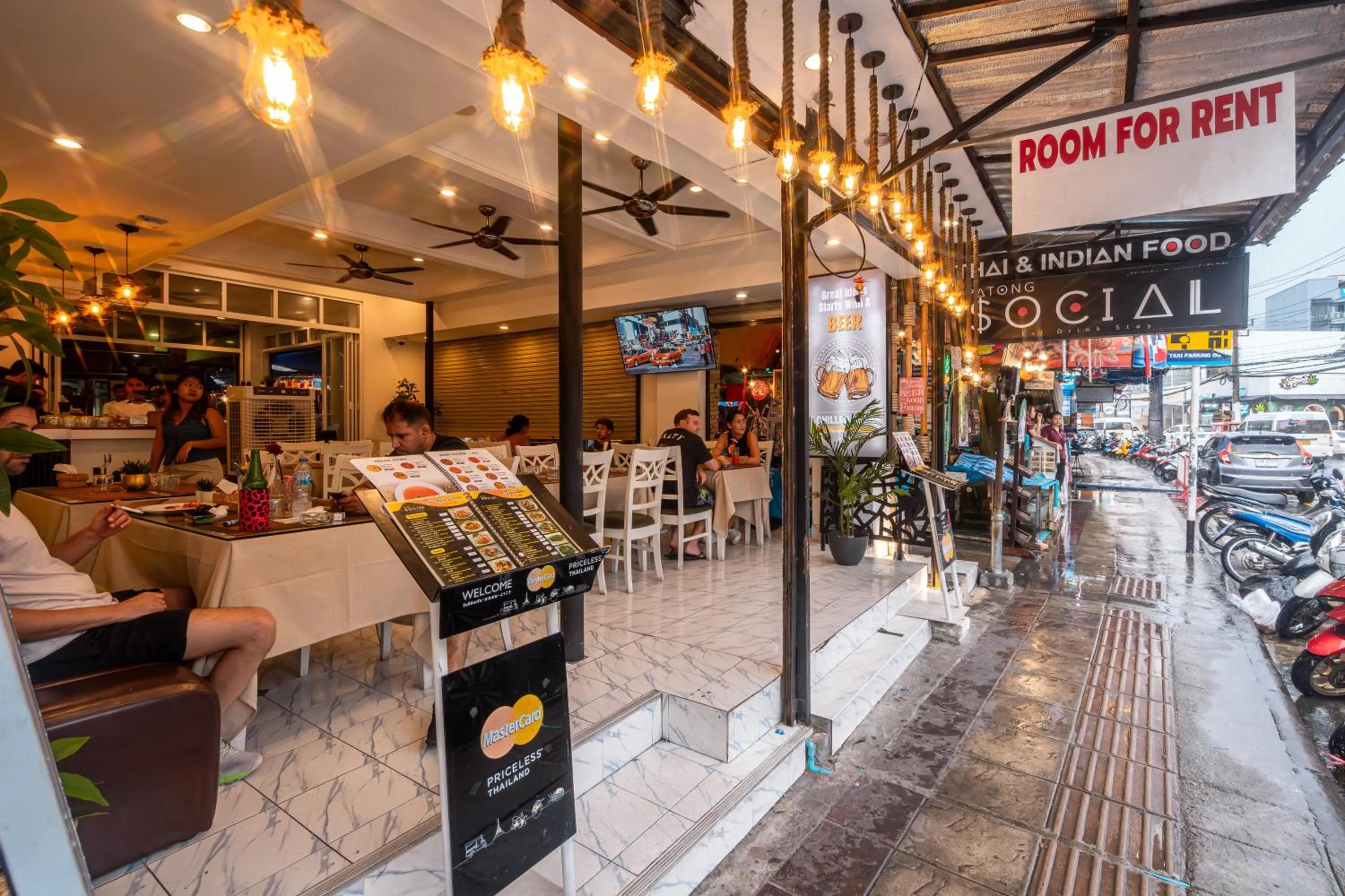 Restaurant/places to eat in Patong Social Hotel & Restaurant