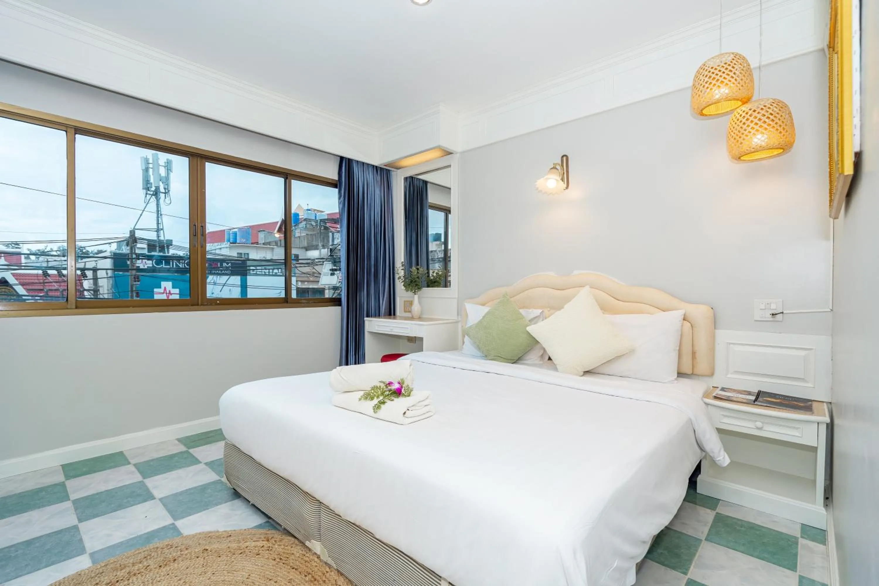 Bed in Patong Social Hotel & Restaurant