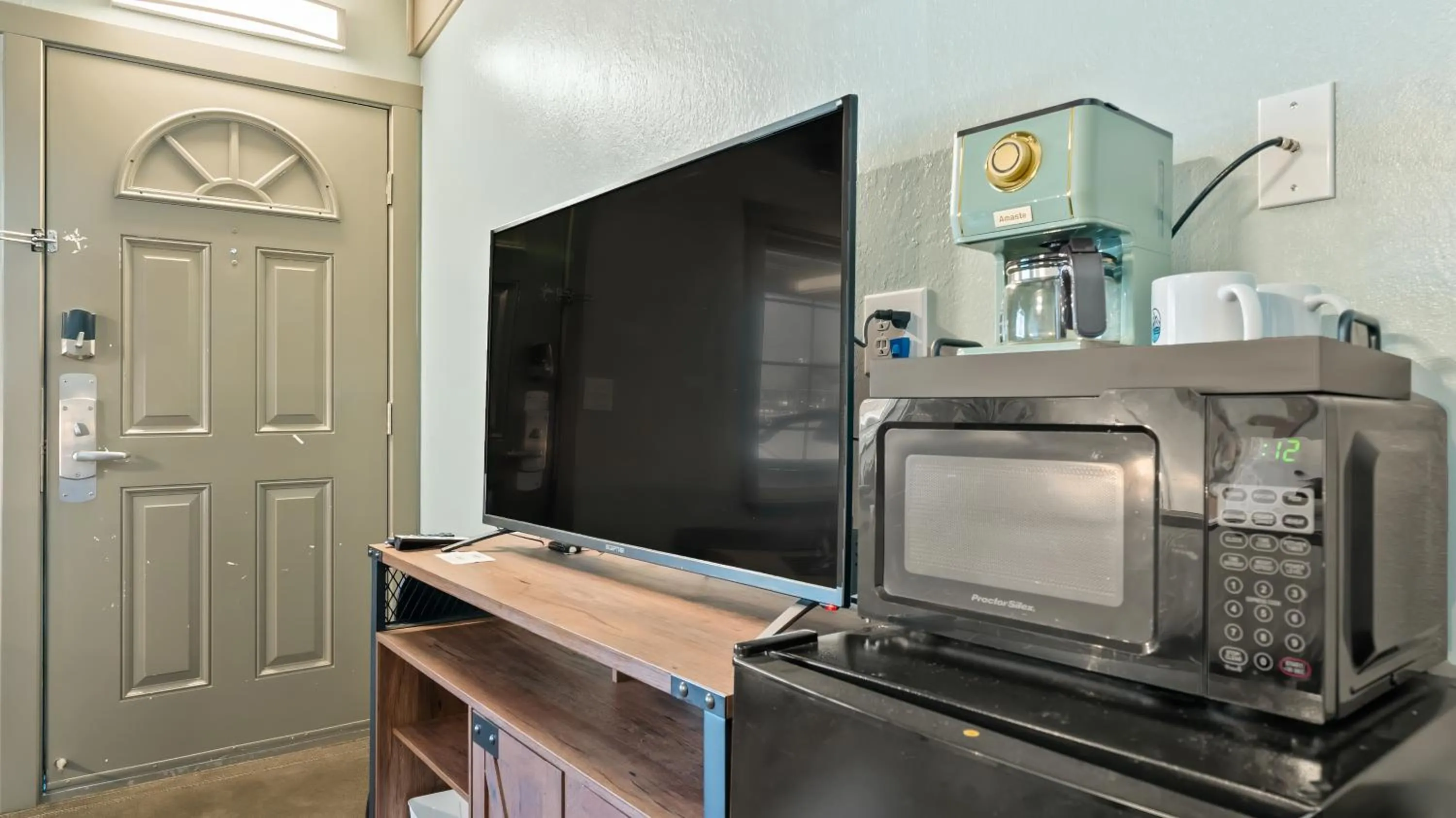 TV and multimedia in Blue Jay Lodge