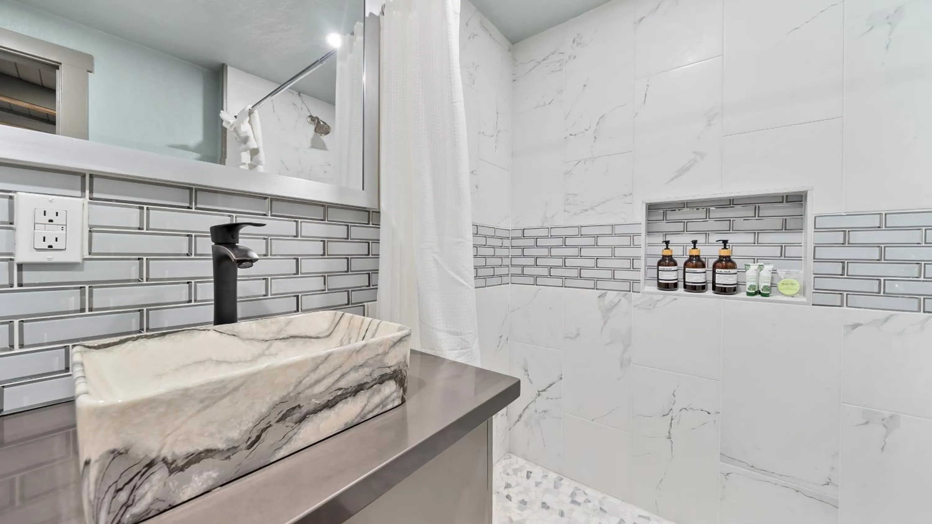 Bathroom in Blue Jay Lodge