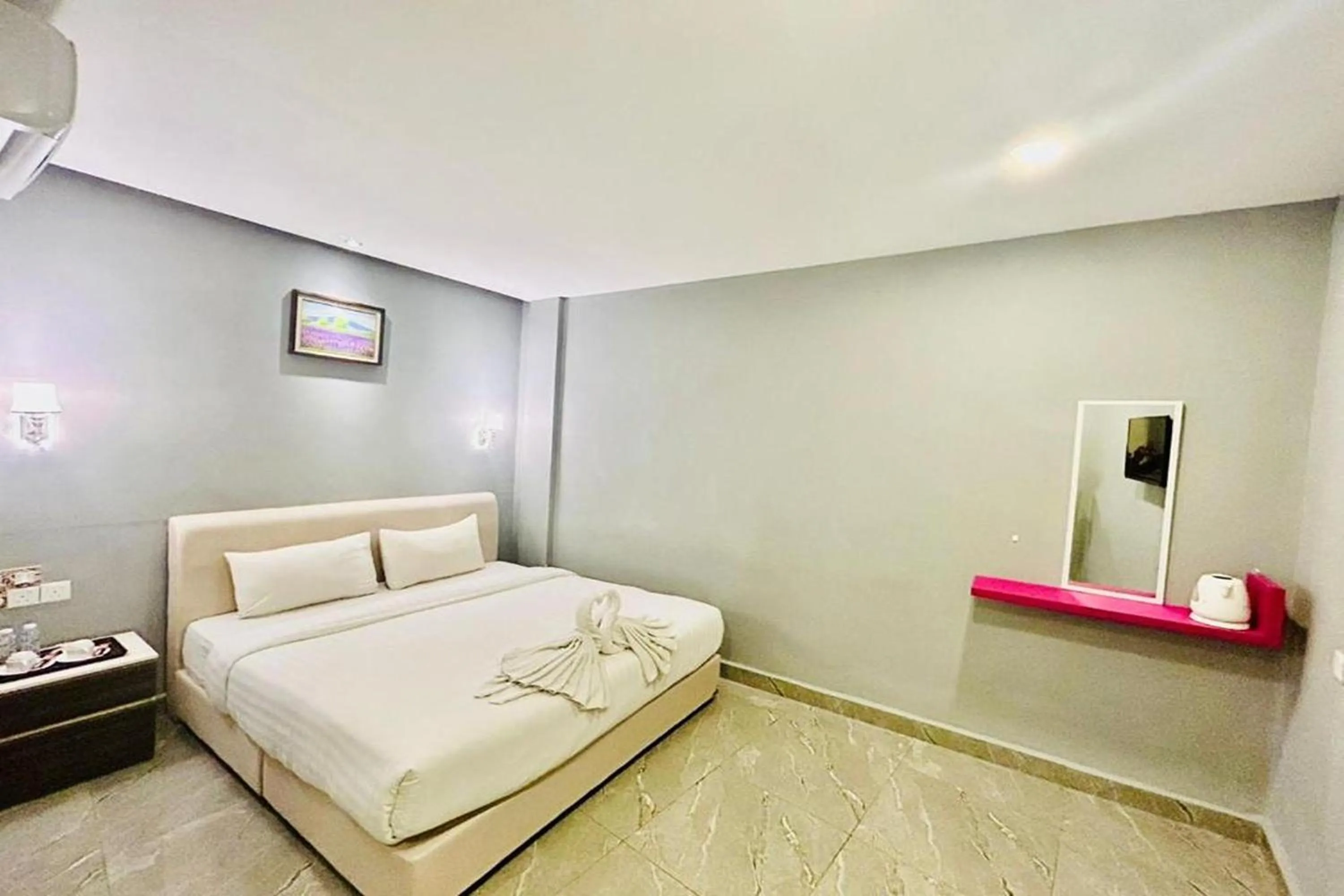 Bedroom, Bed in Hotel Dlima Inn Bukit Bintang