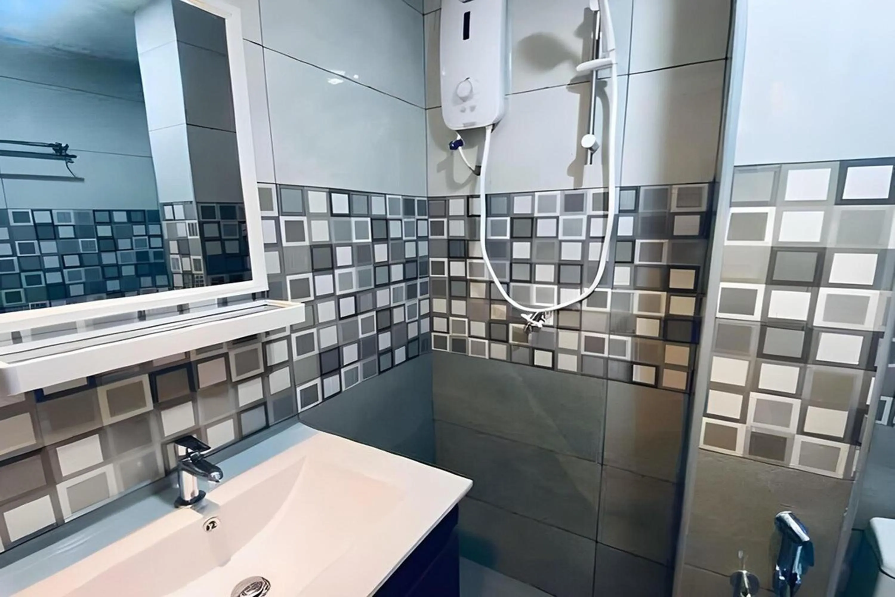 Bathroom in Hotel Dlima Inn Bukit Bintang