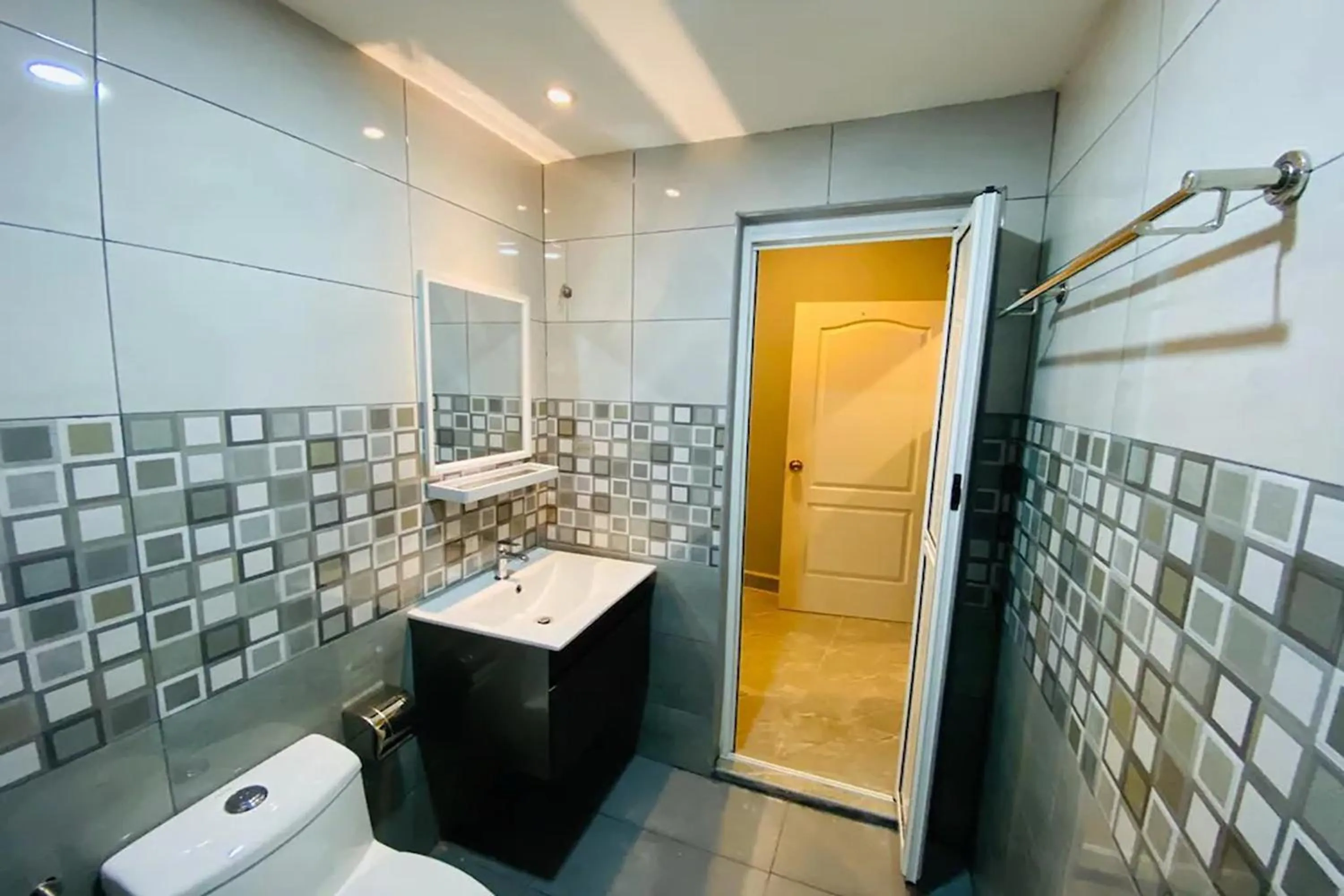 Bathroom in Hotel Dlima Inn Bukit Bintang