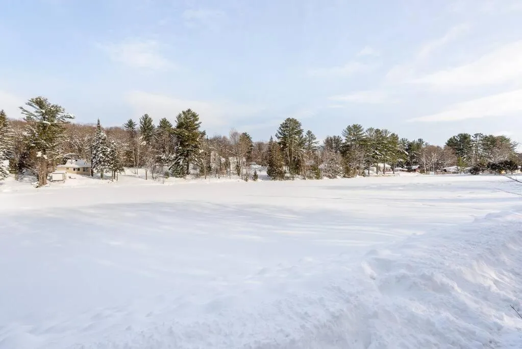 Nature et tranquilité à une heure de Montréal, vue sur le lac