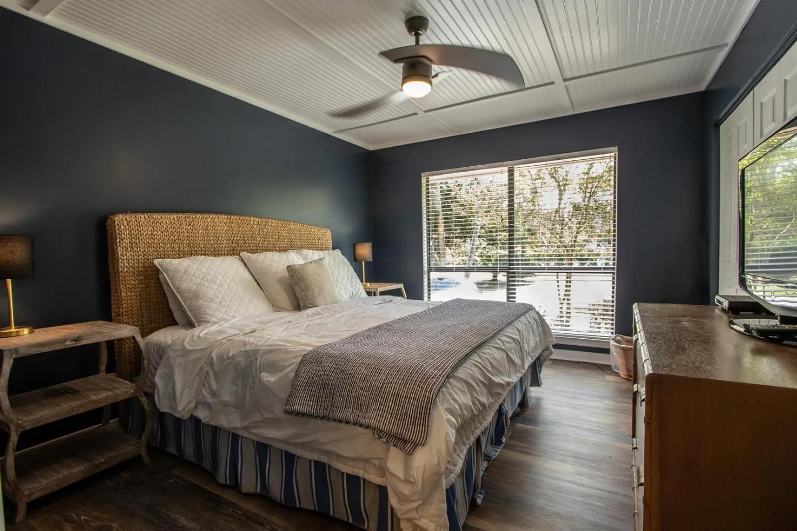 Bed in 377 Tarpon Blv