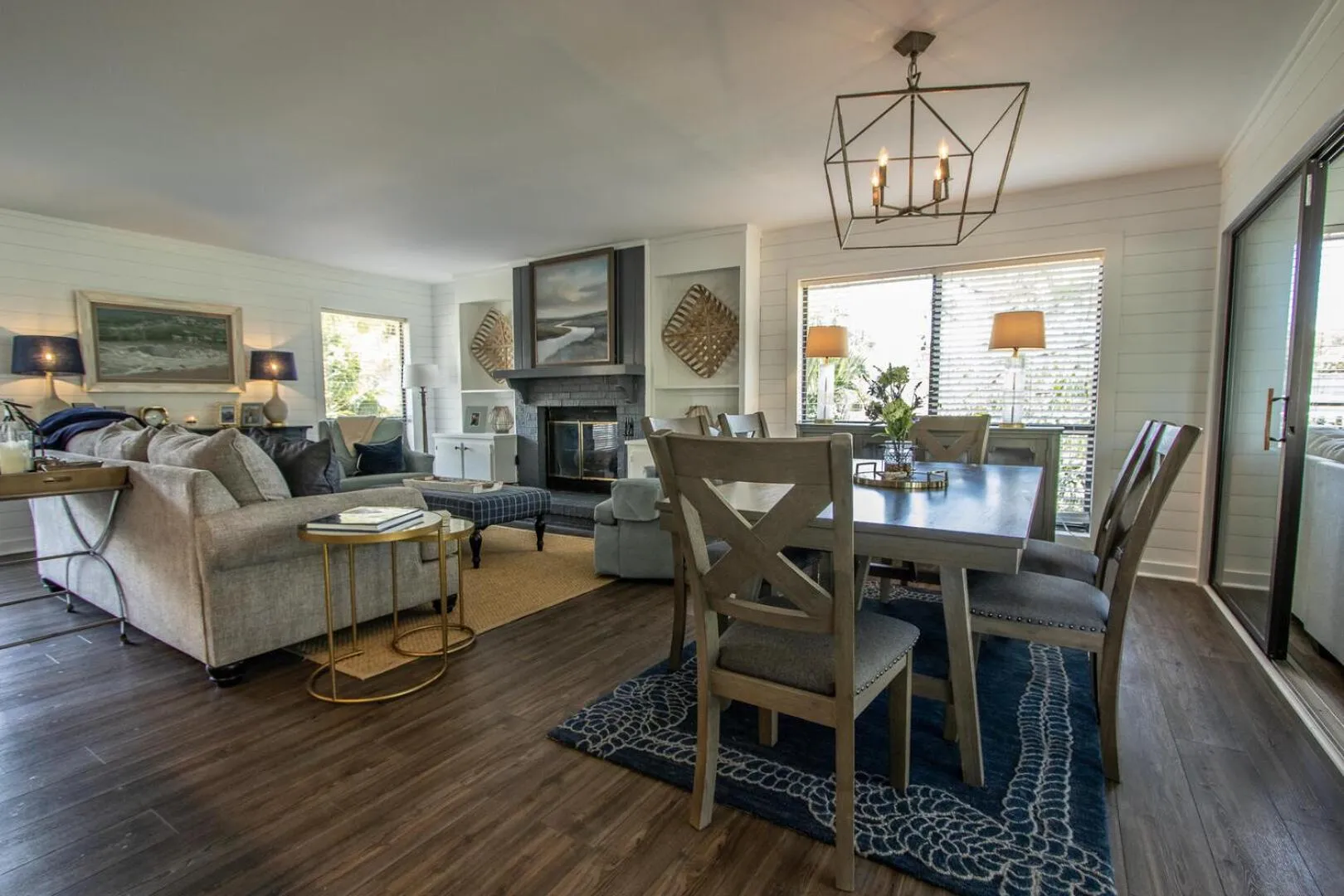 Living room in 377 Tarpon Blv