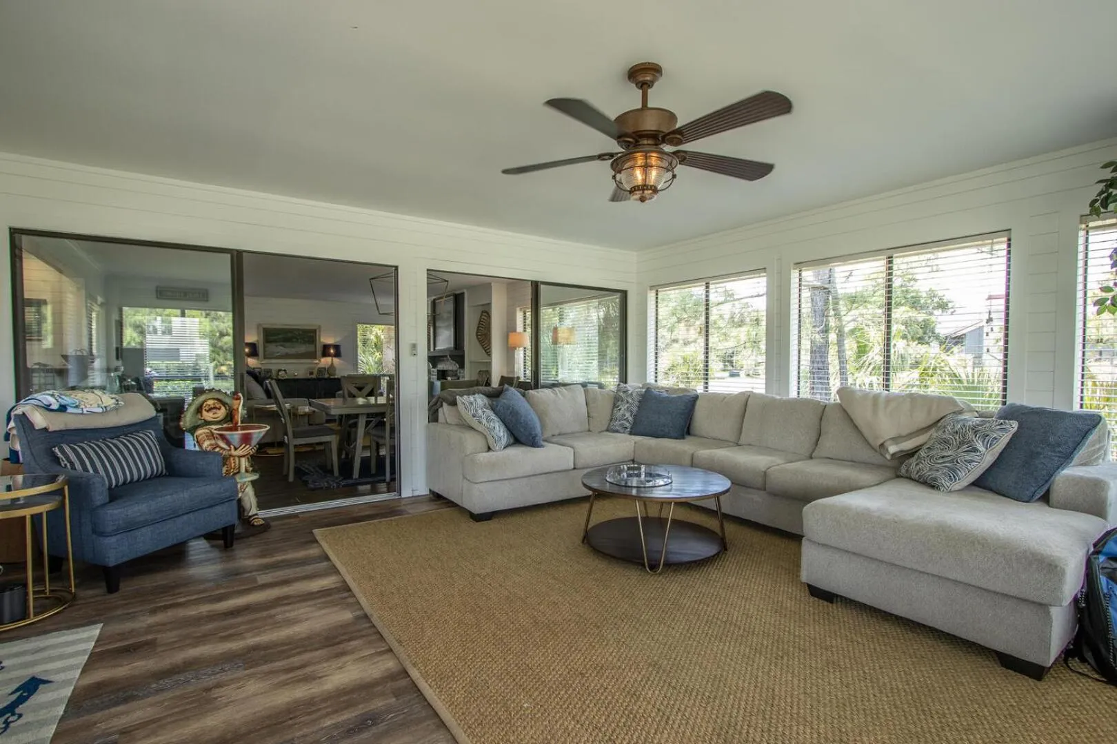 Living room in 377 Tarpon Blv