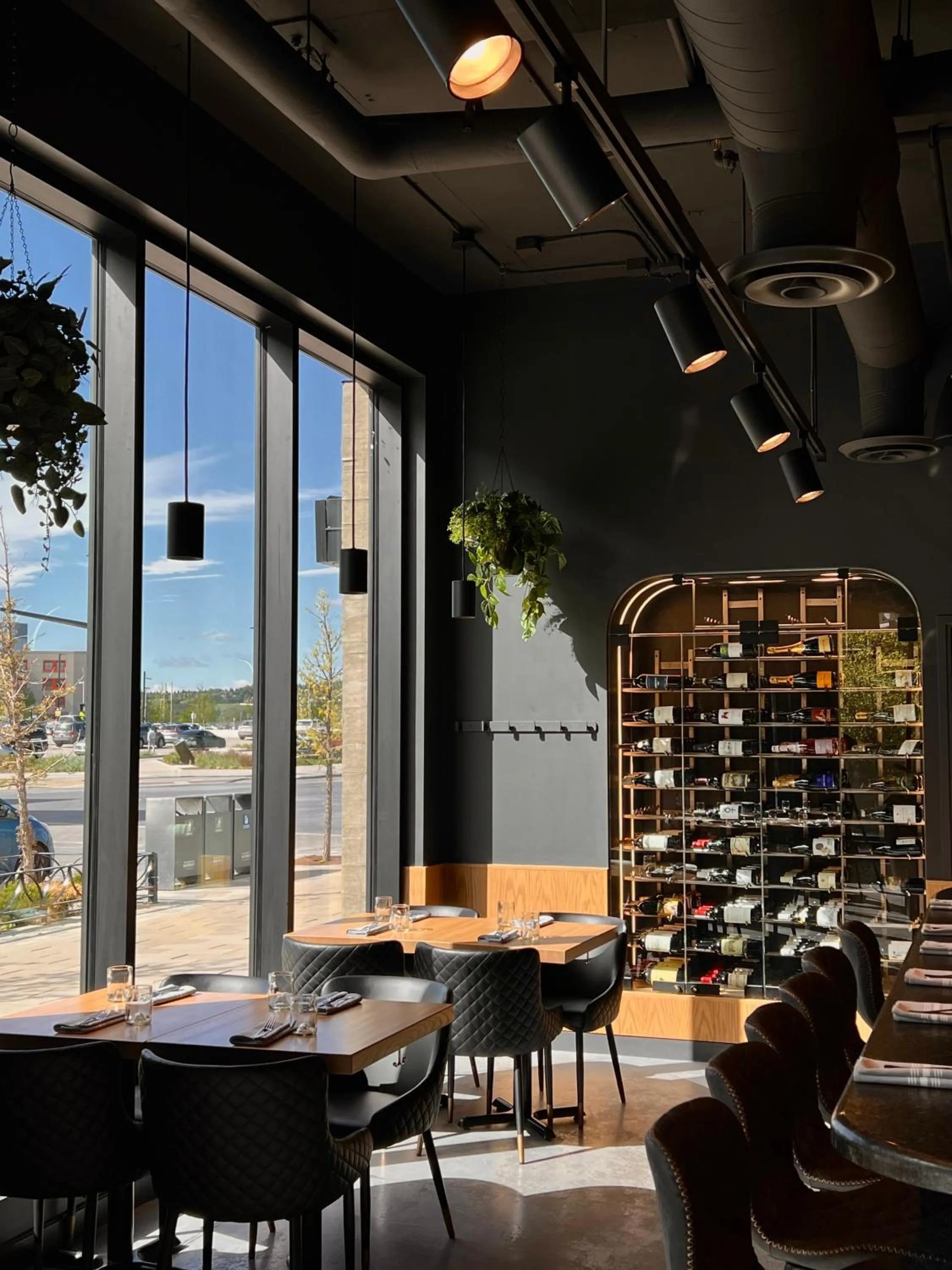 Restaurant/places to eat in Alt Hotel Calgary University District